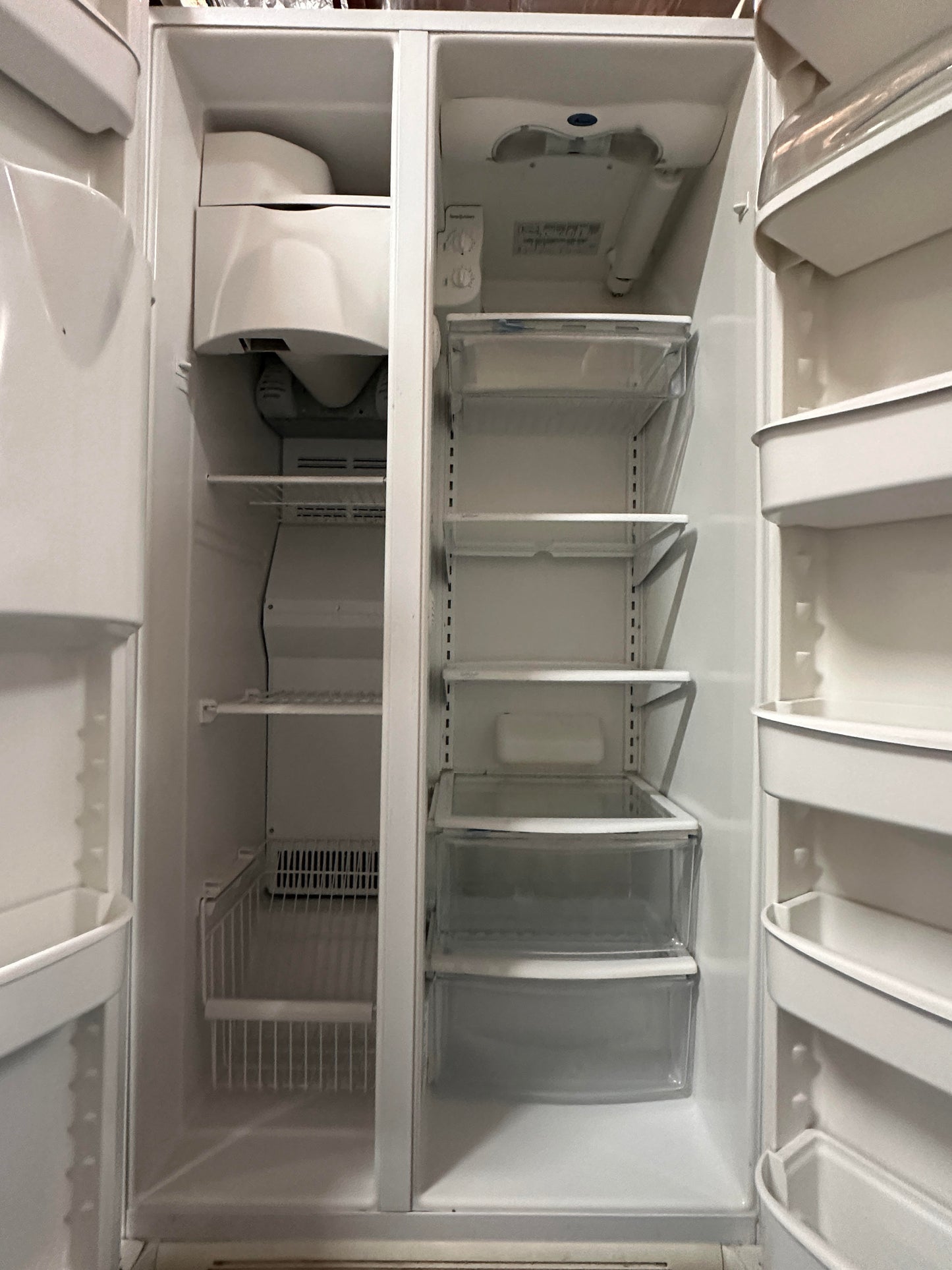 Amana Side by Side Fridge Freezer 661L XRSR465BW
