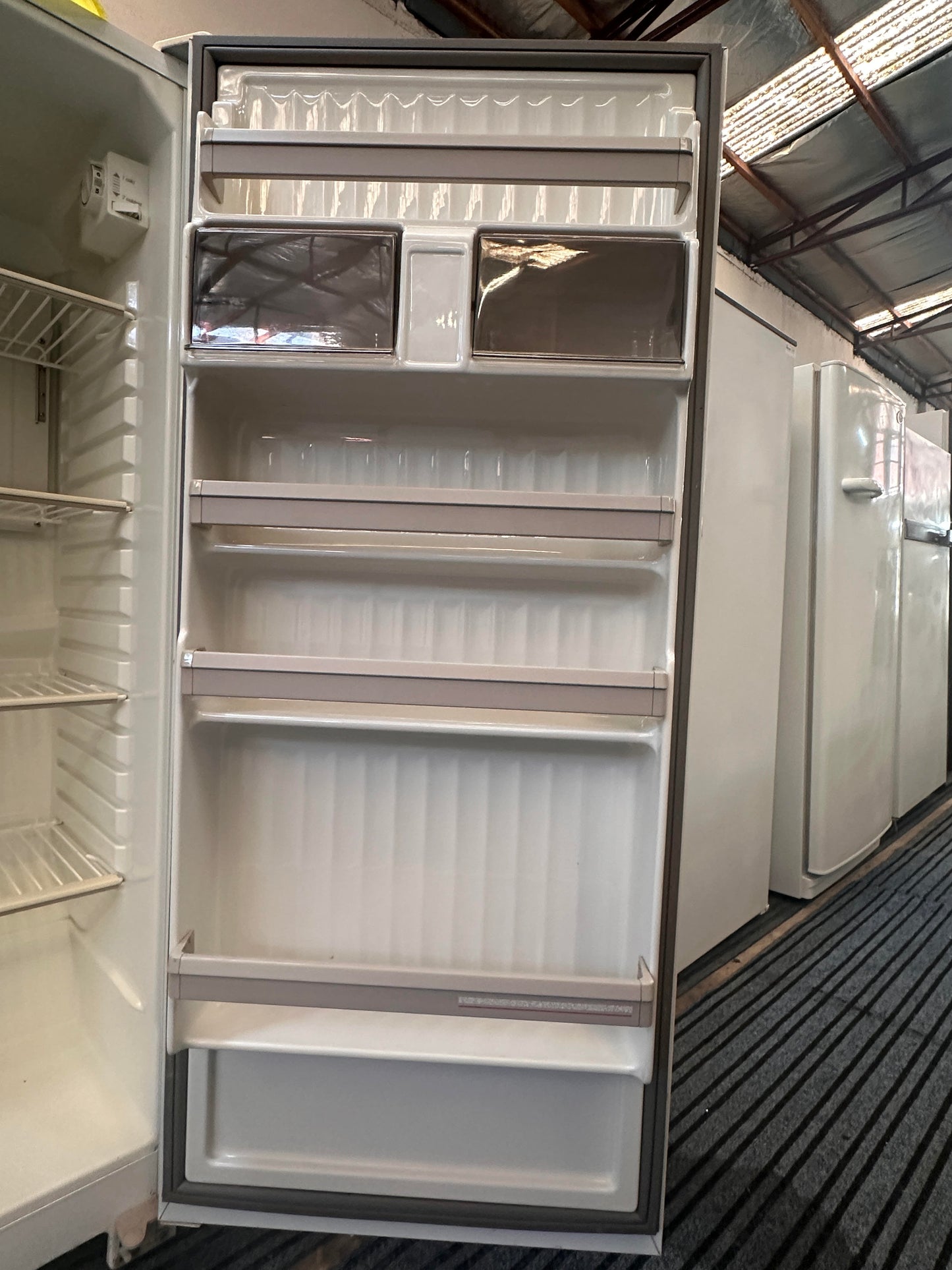 Admiral Freestanding Fridge Only 300L 9S30C