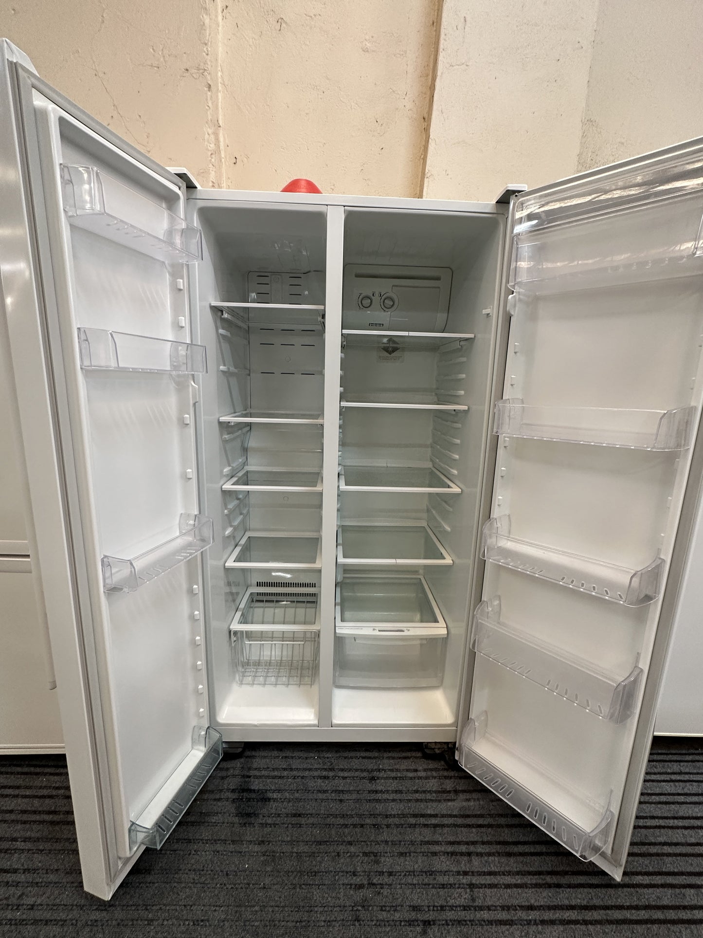 Kelvinator Side by Side Fridge Freezer 610L KSM6100WB*1