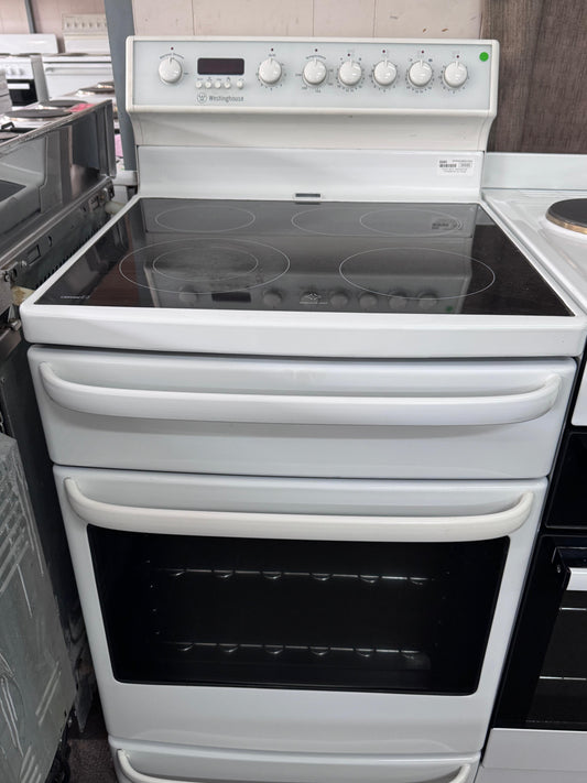 Westinghouse Electric Stove, Fan Forced, Ceramic top, 6 months warranty (stk no: 32322 M)
