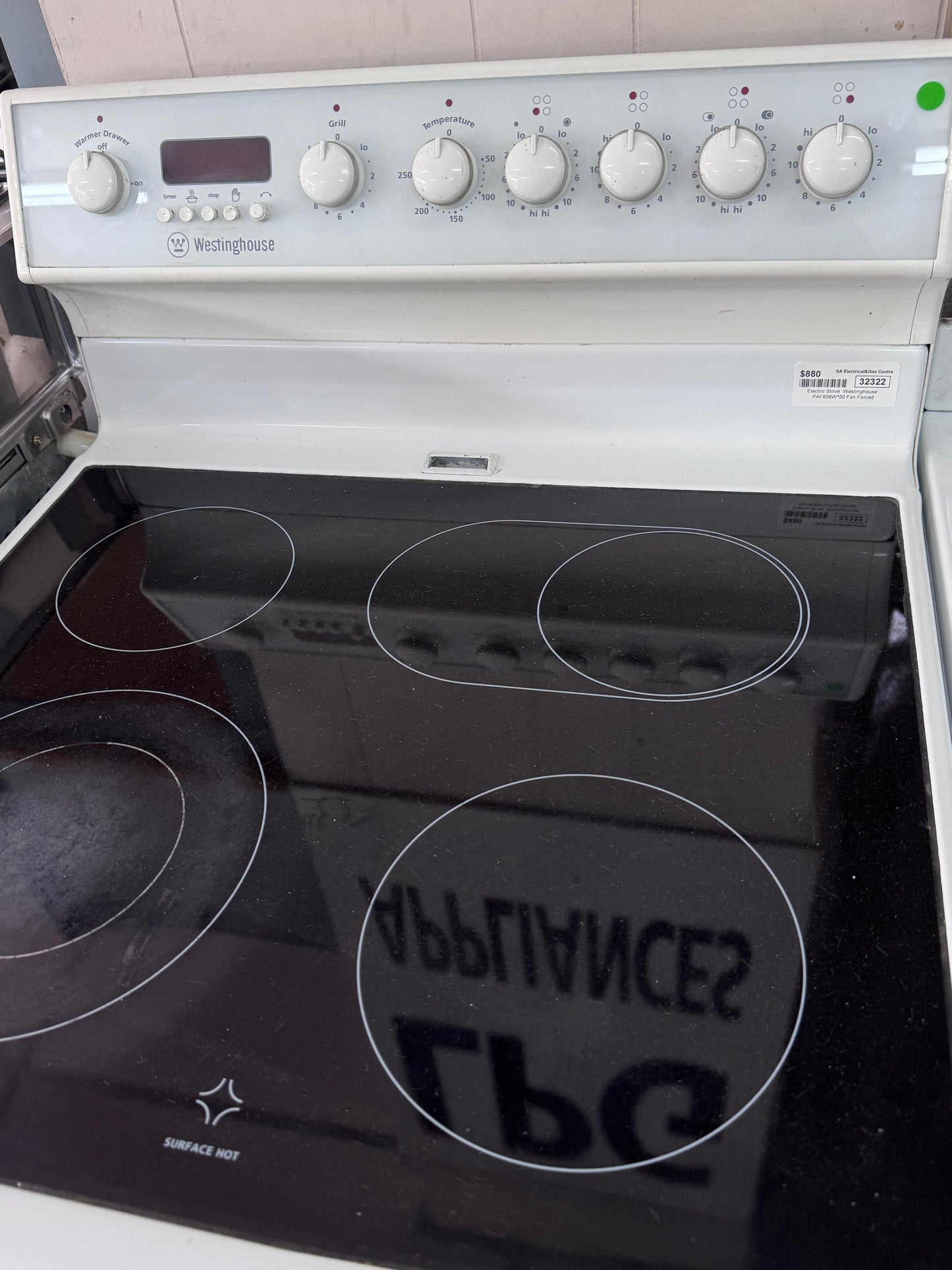 Westinghouse Electric Stove, Fan Forced, Ceramic top, 6 months warranty (stk no: 32322 M)
