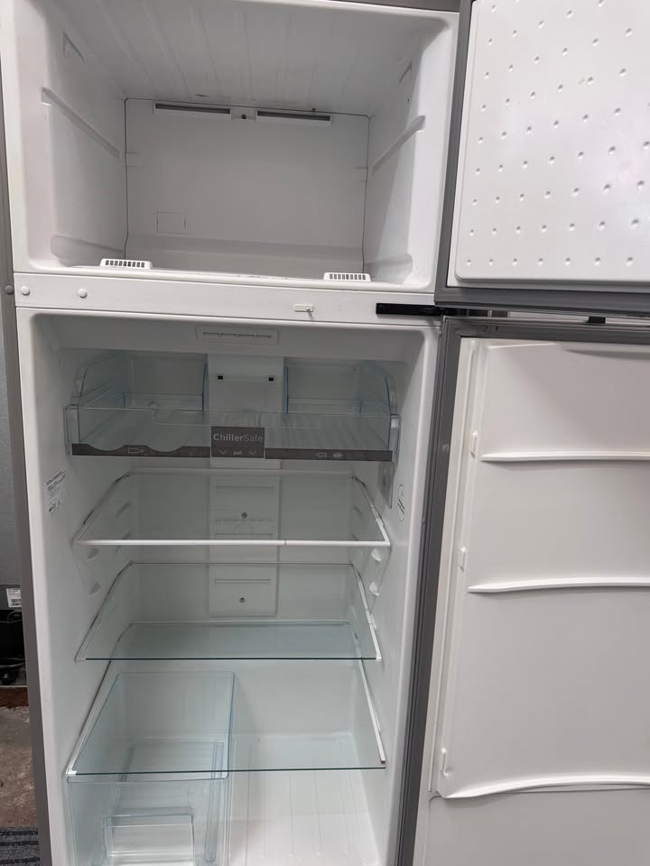 Bosch Top Mount Fridge Freezer, 6 months warranty (32424 L4)