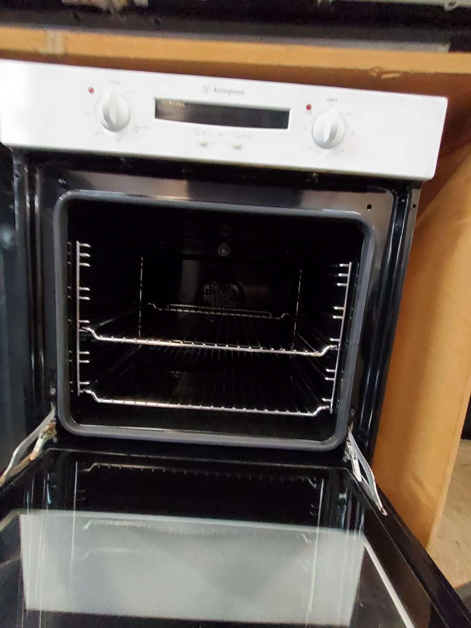 Westinghouse Fan Forced Electric Wall Oven PXL688W