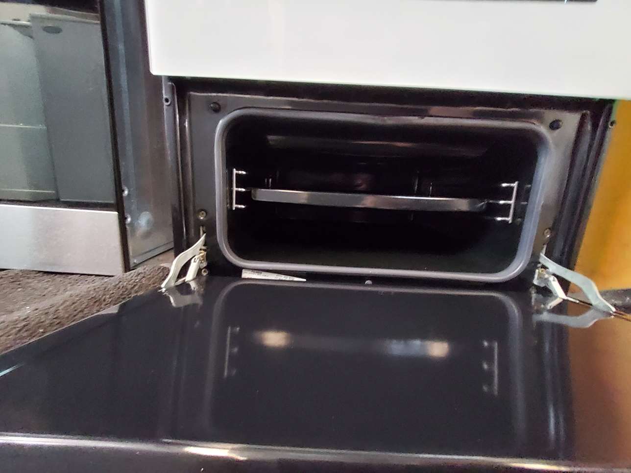 Westinghouse Fan Forced Electric Wall Oven PXL688W