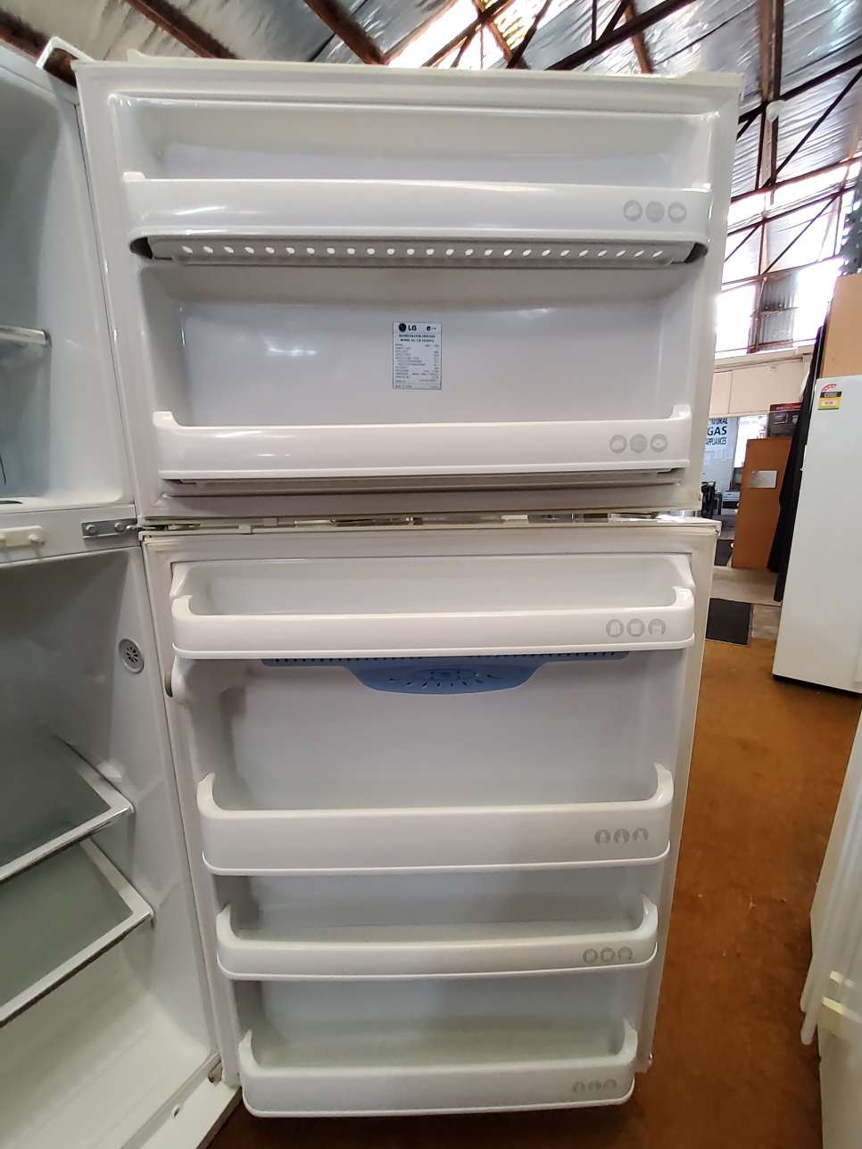 LG Top Mount Fridge Freezer 557L GR-T632DVQ