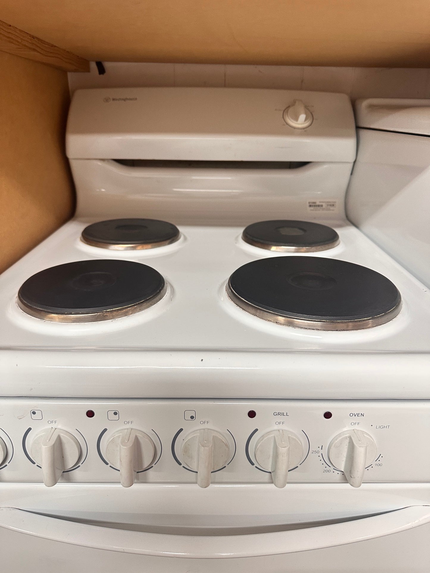 Westinghouse Fan Forced Electric Elevated Stove PEK1350W-R