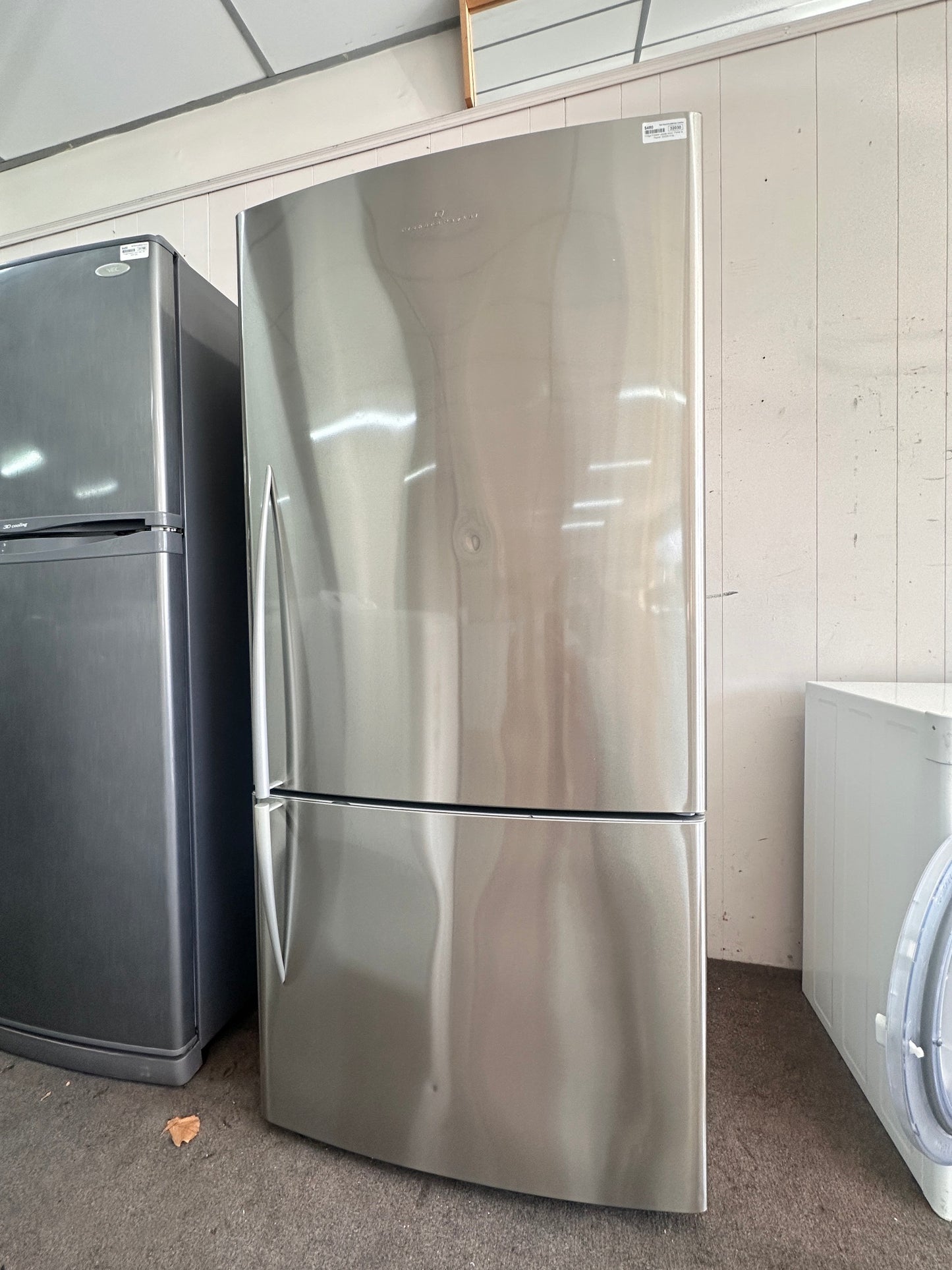 Fisher & Paykel Bottom Mount Fridge Freezer 519L E522B Stainless