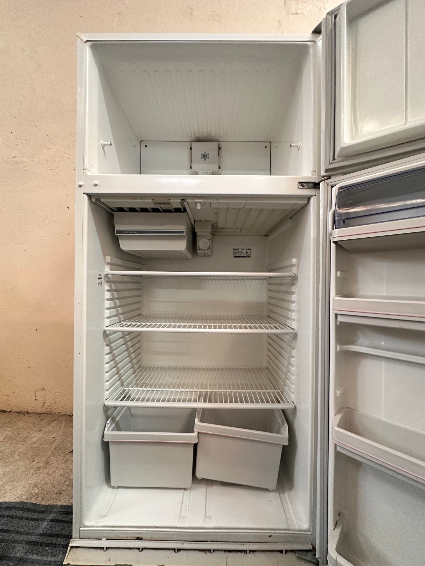 Westinghouse Top Mount Fridge Freezer 520L RJ522G-1