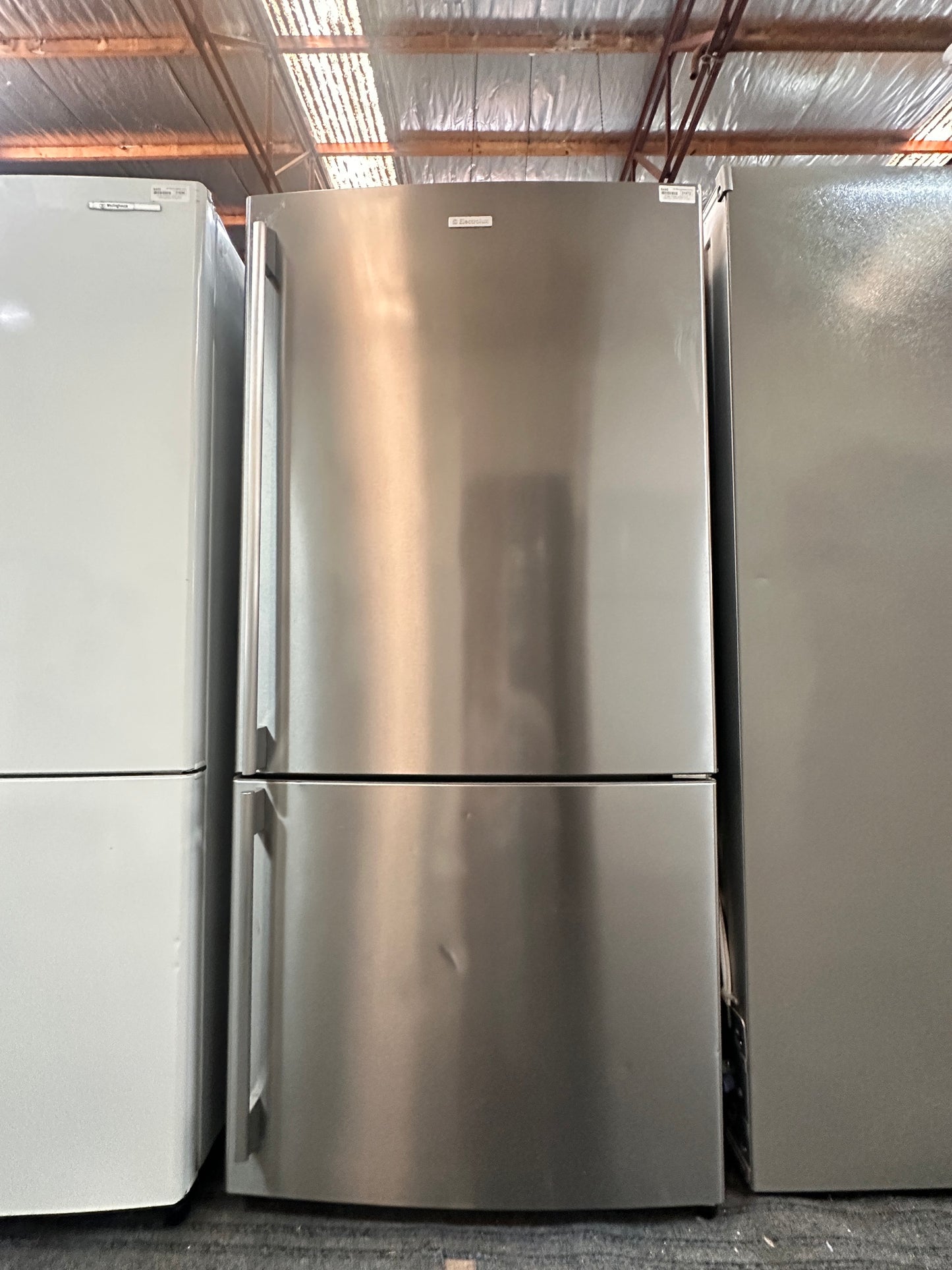 Electrolux Bottom Mount Fridge Freezer 510L EBM5100SC-R Stainless