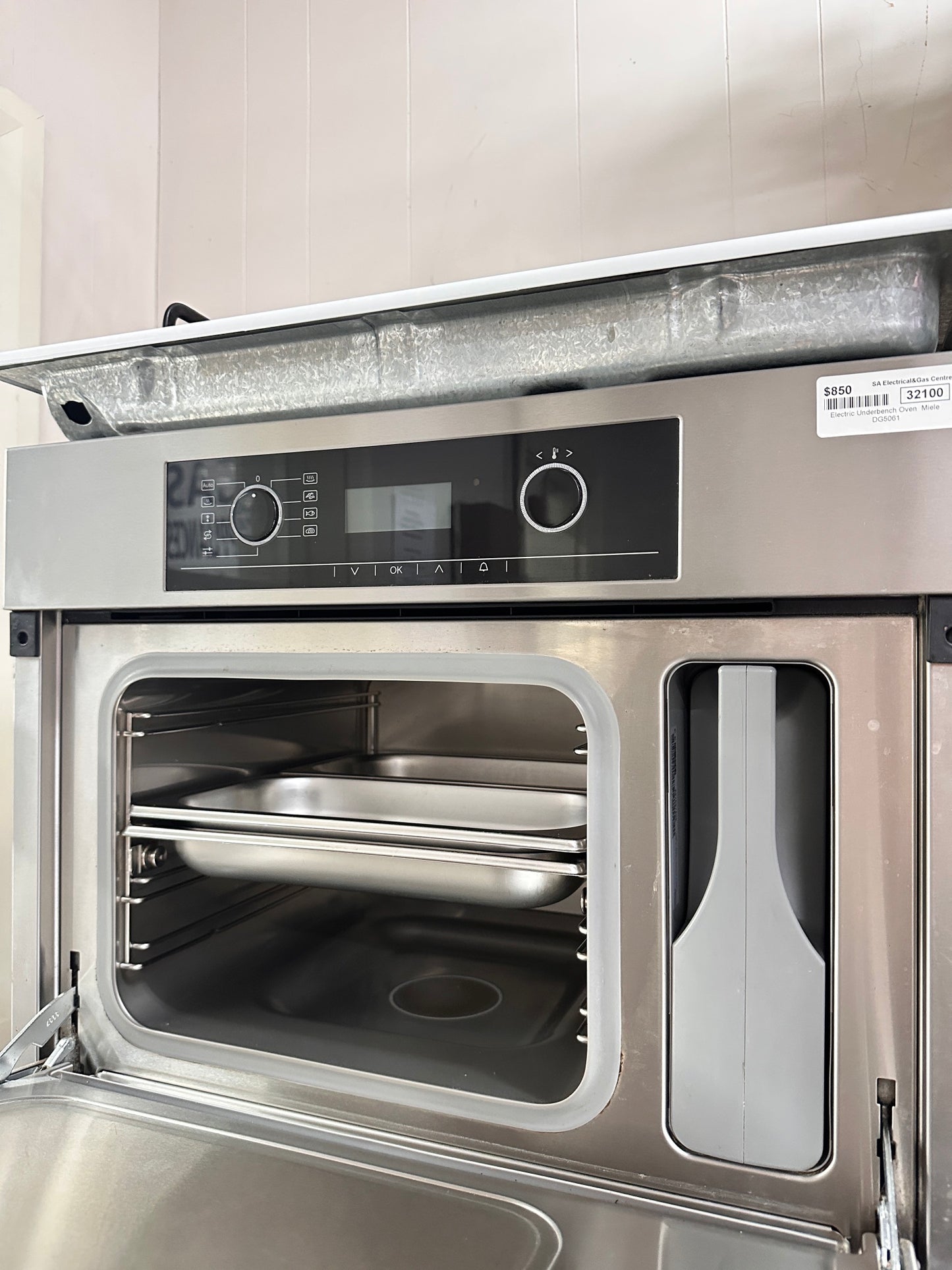 Miele Compact Combi Steam Oven Black & Steel DG5061