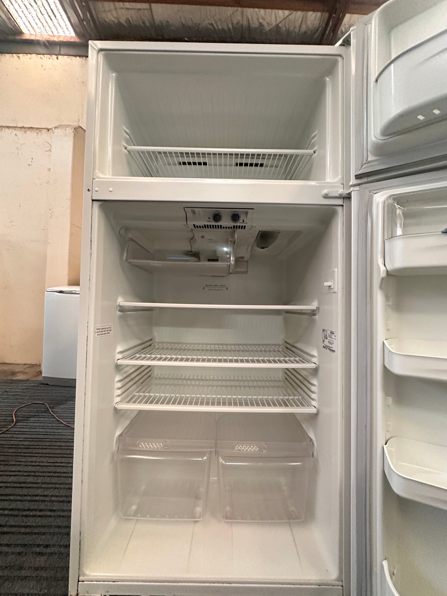 Kelvinator Top Mount Fridge Freezer 520L N520F-R*2