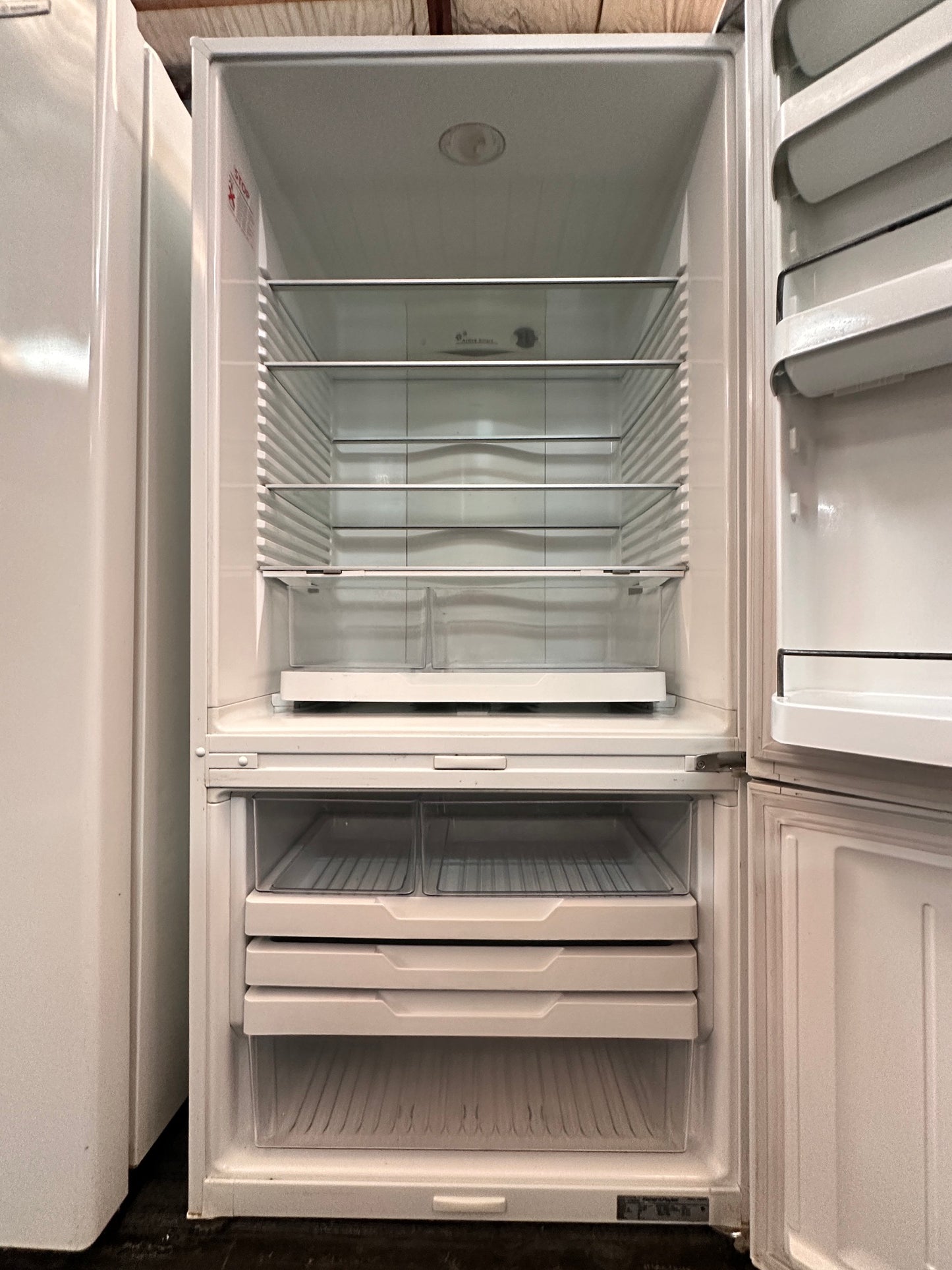 Fisher & Paykel Bottom Mount Fridge Freezer 519L E522BRE