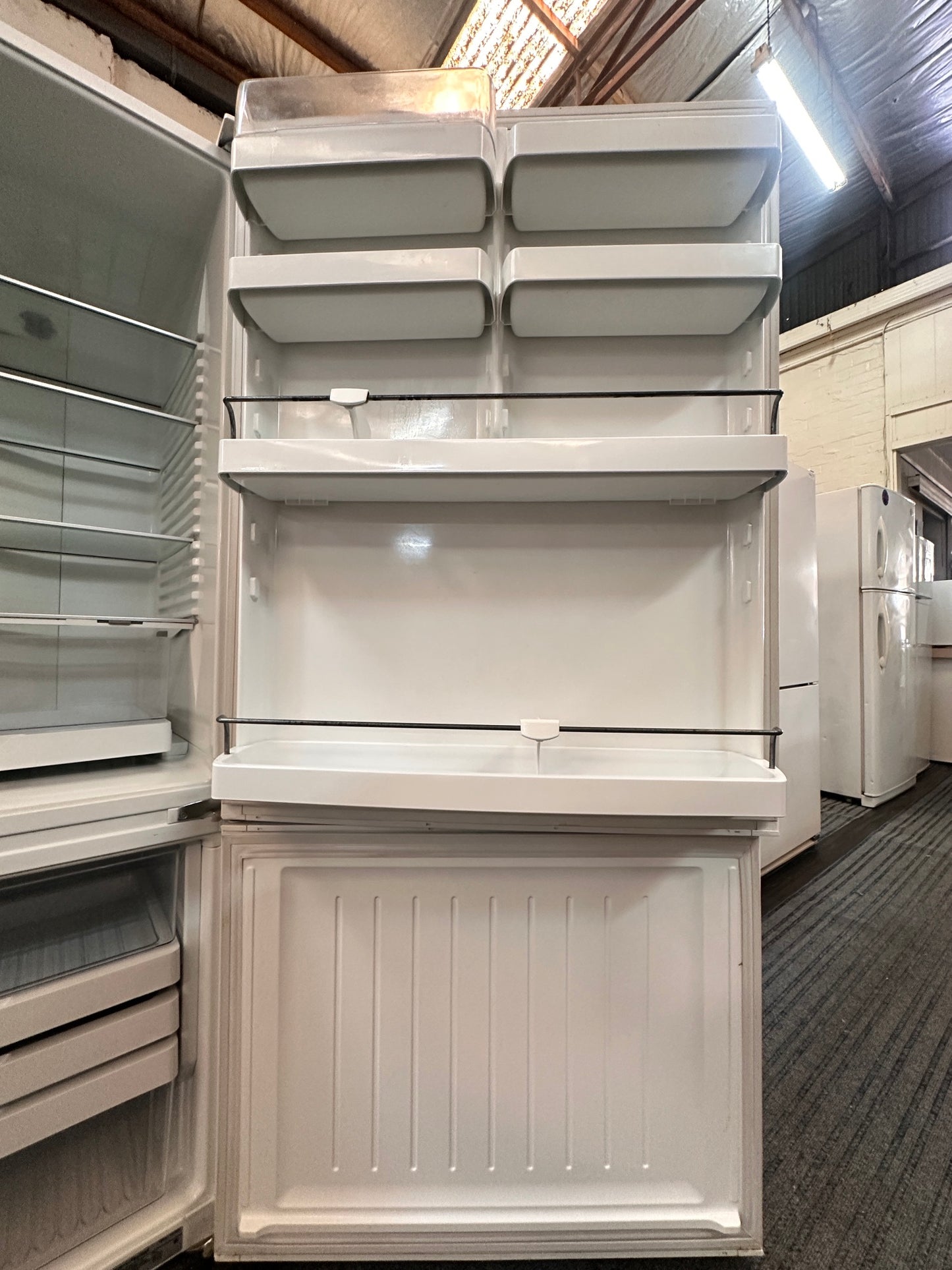 Fisher & Paykel Bottom Mount Fridge Freezer 519L E522BRE