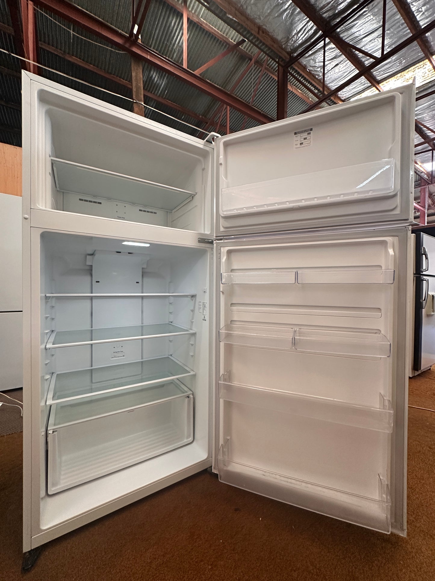 Kelvinator Top Mount Fridge Freezer 536L KTM5402WC