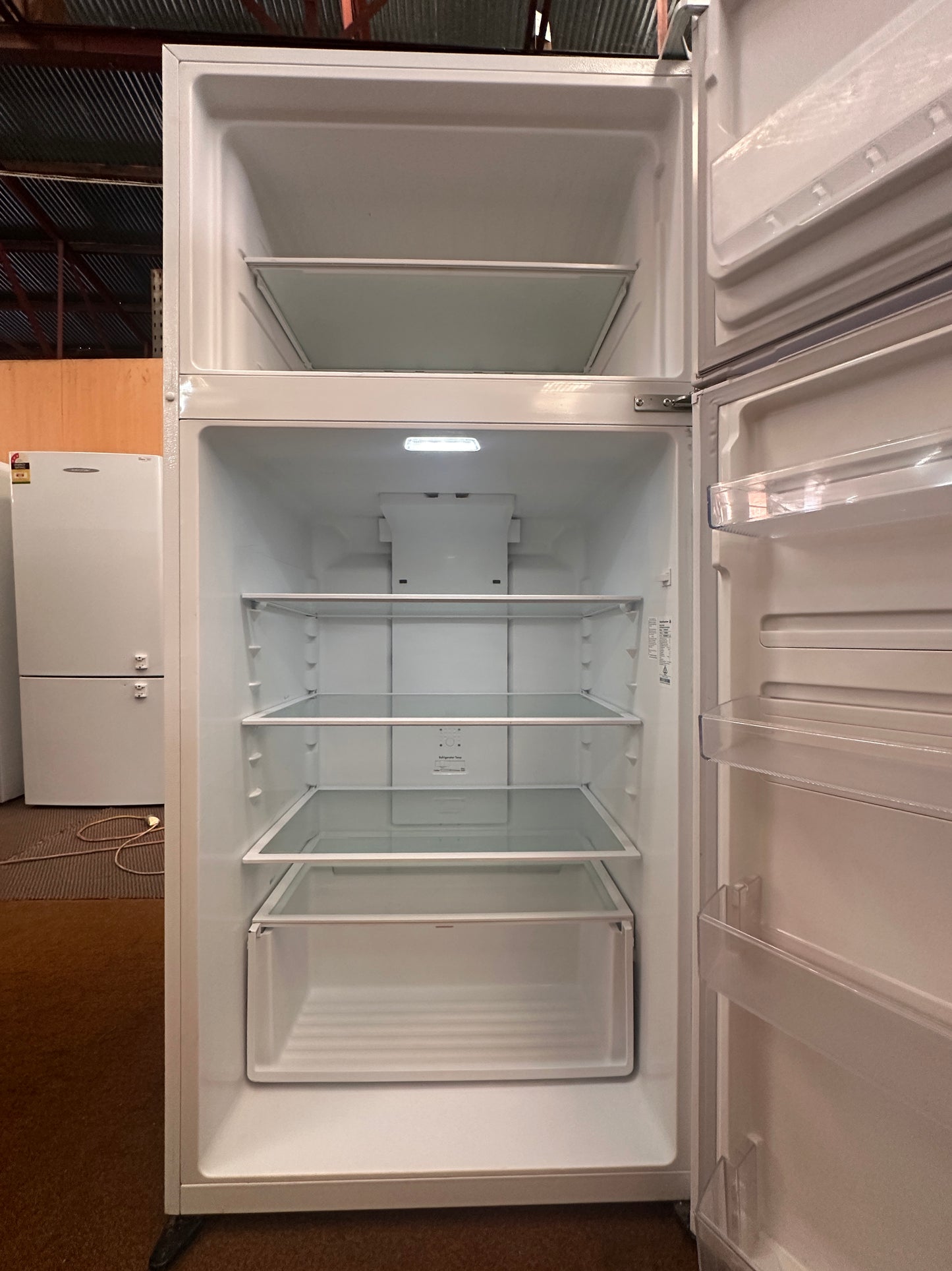Kelvinator Top Mount Fridge Freezer 536L KTM5402WC