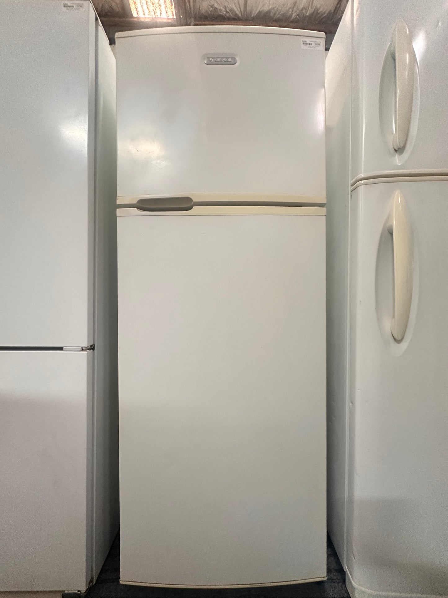 Simpson Top Mount Fridge Freezer 303L SR300C-R