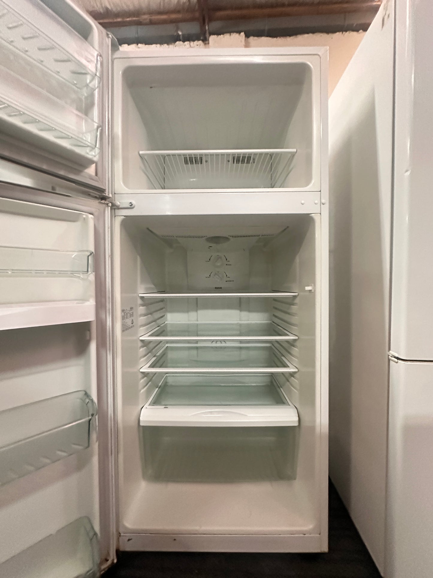 Westinghouse Top Mount Fridge Freezer 420L RJ422V-L*4