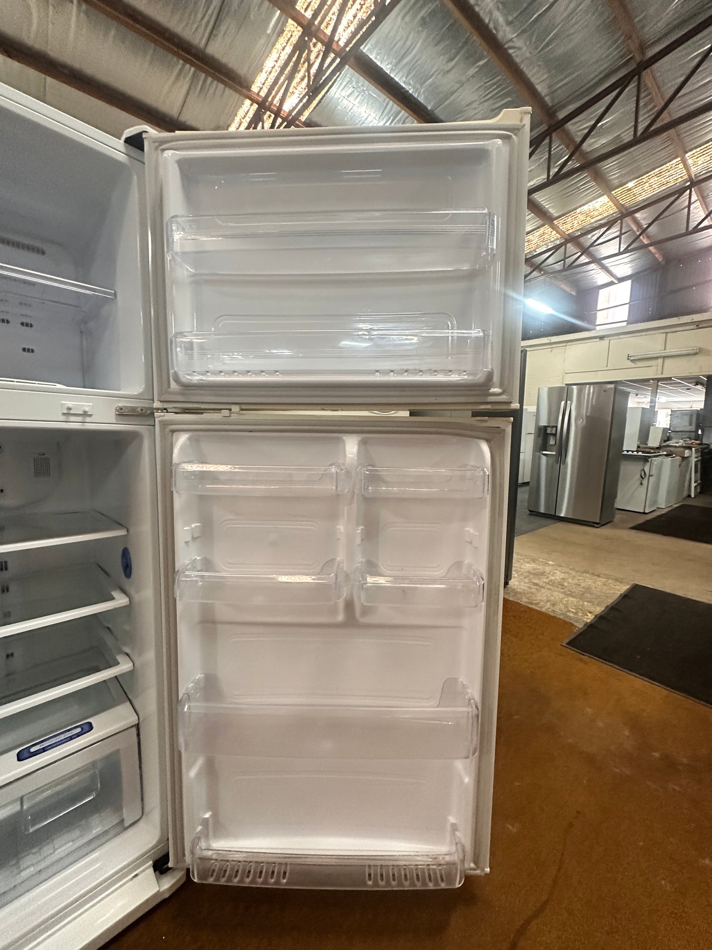 Samsung Top Mount Fridge Freezer 511L SR509EW