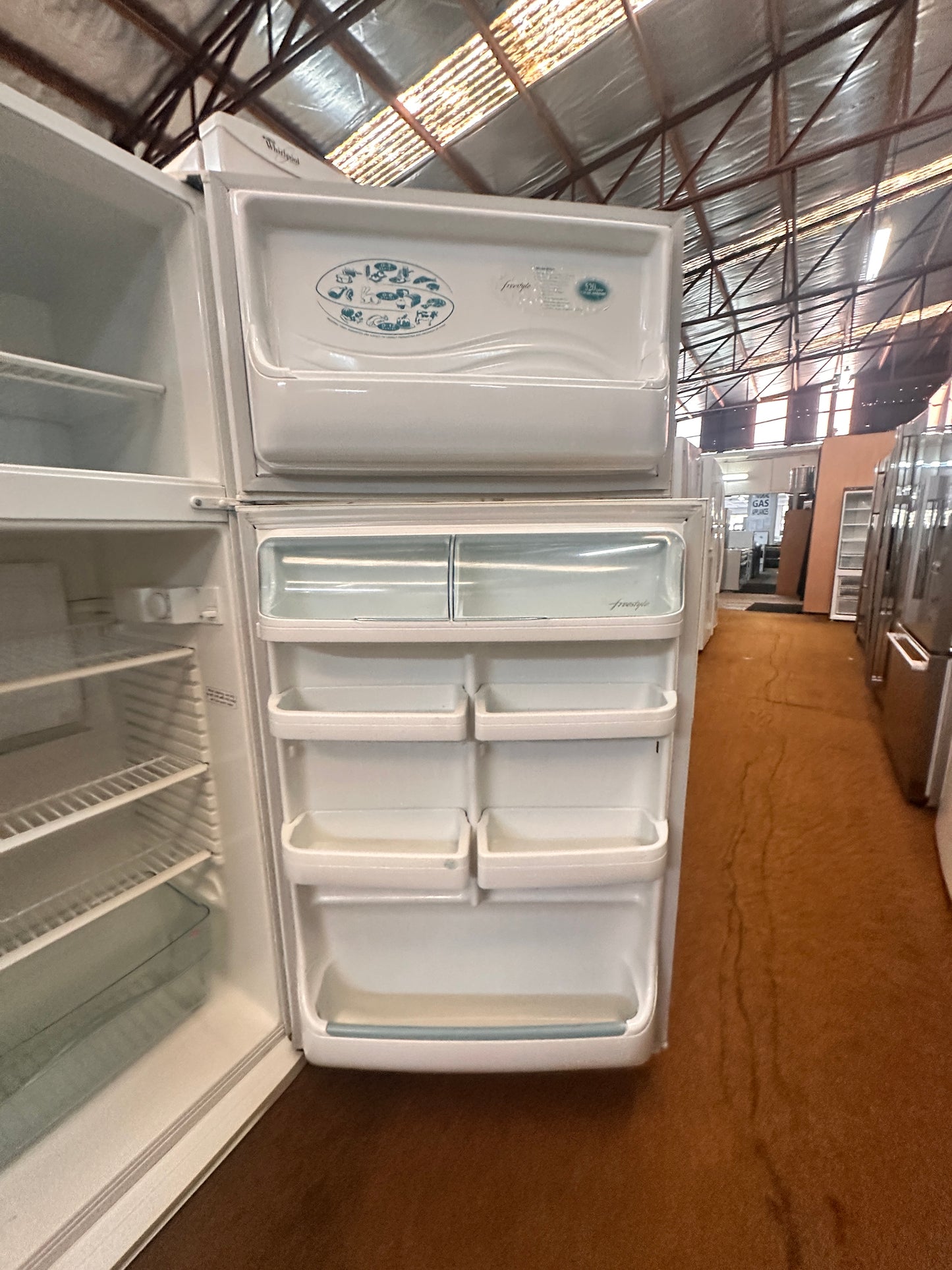 Westinghouse Top Mount Fridge Freezer 520L RE521S-R*1