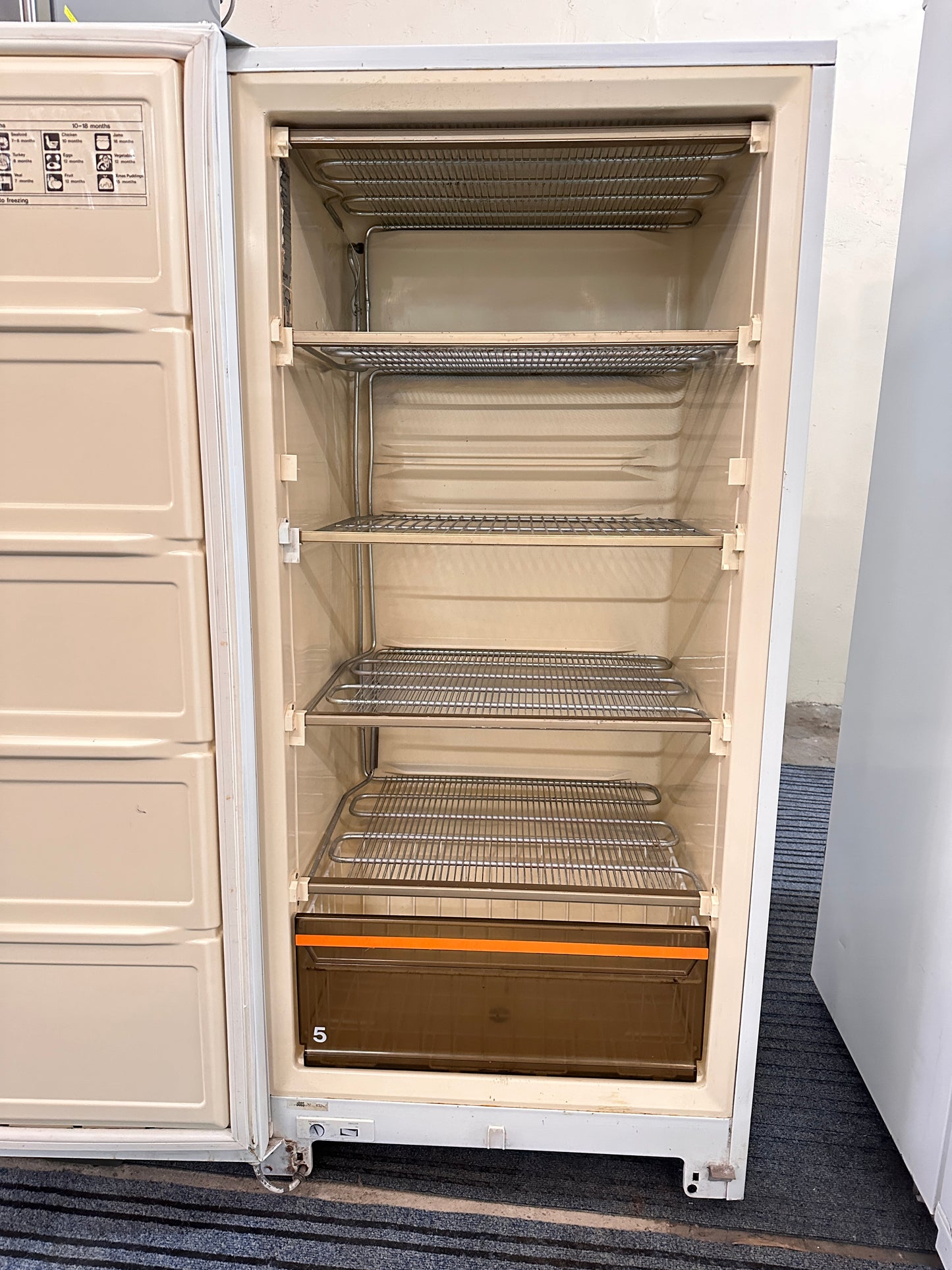 Phillips Freestanding Freezer 300L 91-307S&91-308S