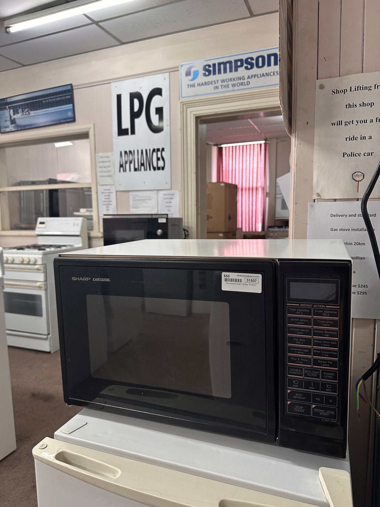 Sharp Microwave Oven R-4E21