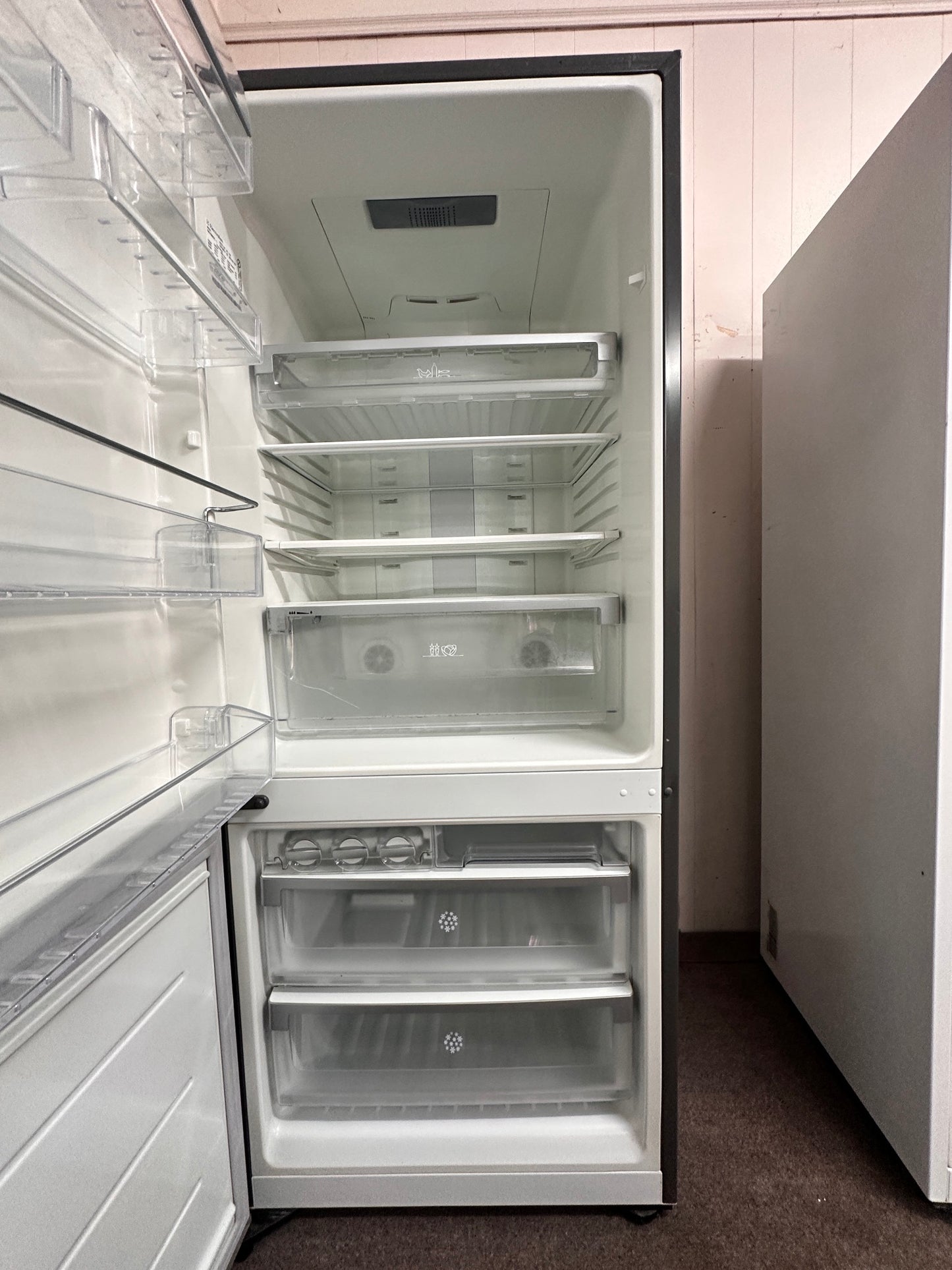 Electrolux Bottom Mount Fridge Freezer 430L EBE4300SC-L Stainless