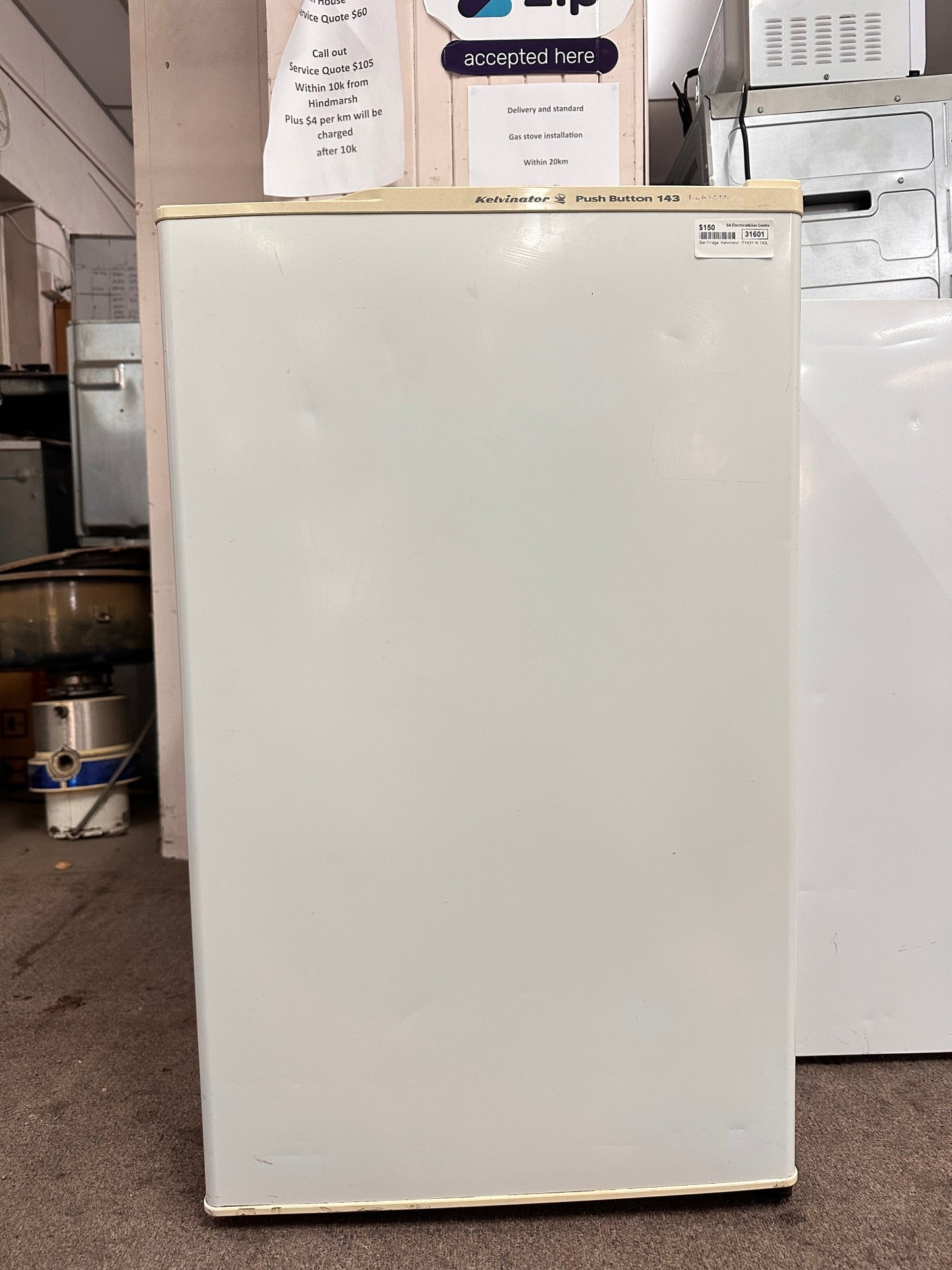 Kelvinatoor Bar Fridge 140L P143Y-R