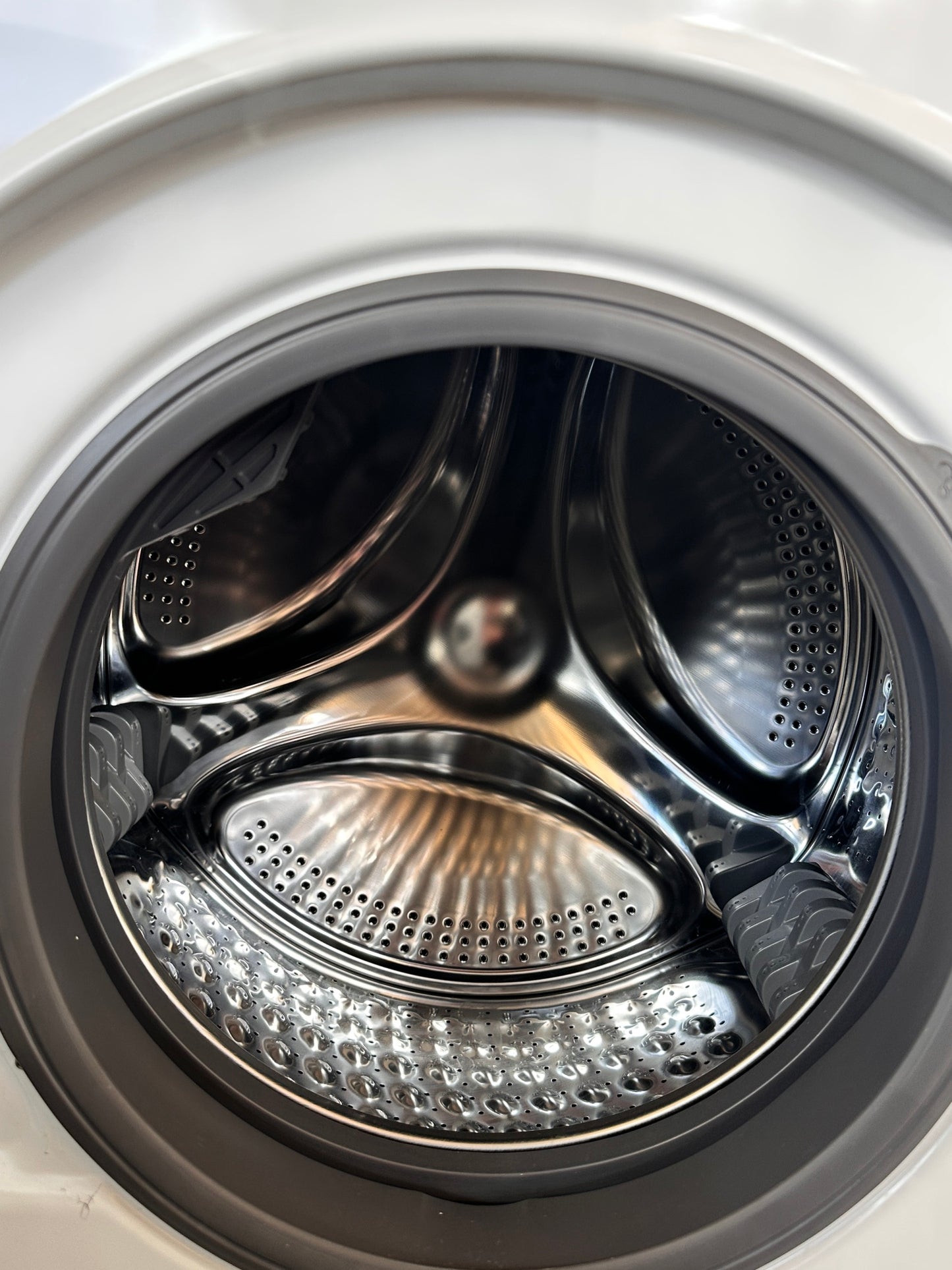 Whirlpool Front Loader Washing Machine 8kg FWRB8002IW
