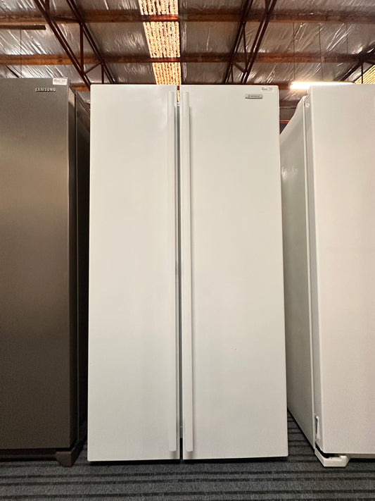 Westinghouse Side by Side Fridge Freezer 606L WSE6100WA