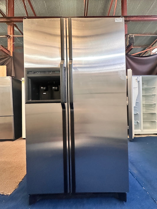 Amana Side by Side Fridge Freezer 576L SXD522V