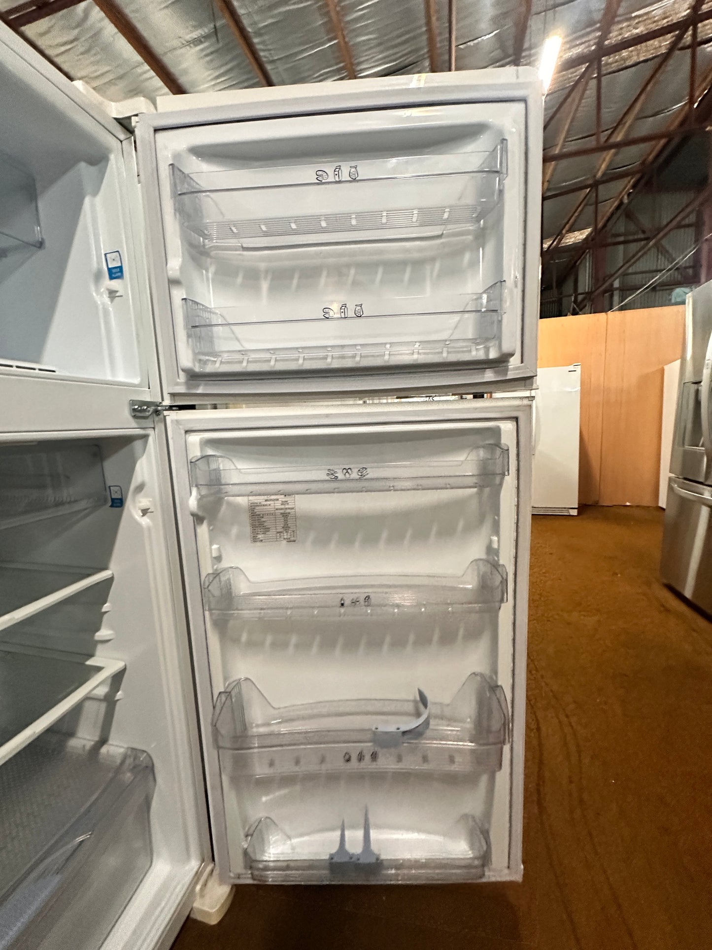 Whirlpool Top Mount Fridge Freezer 410L WRID41TW