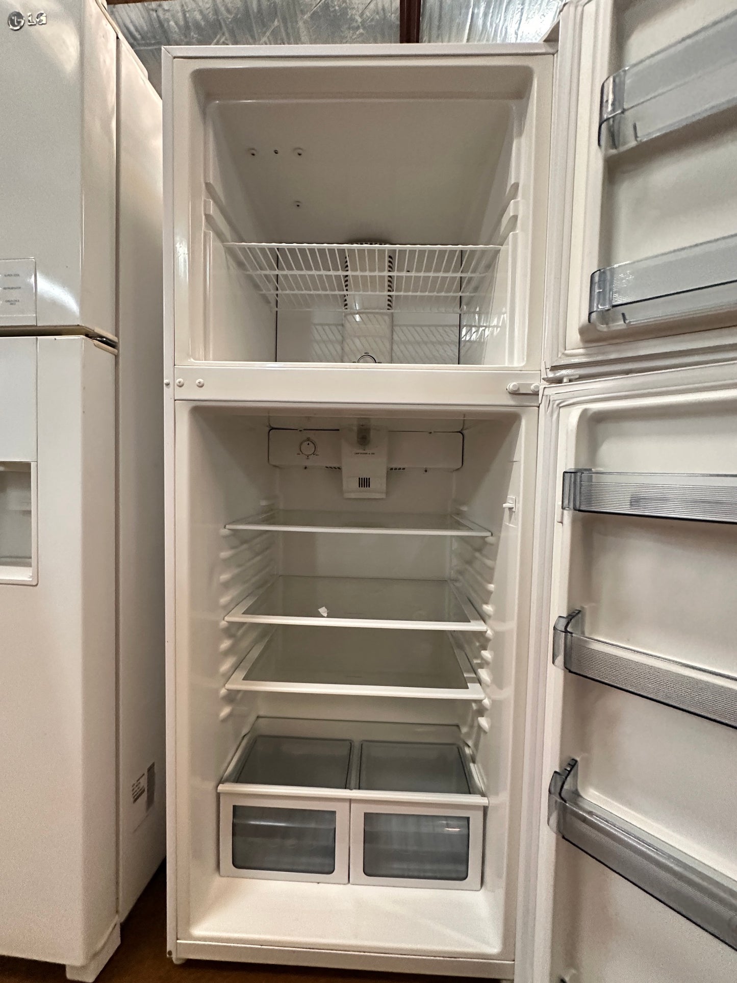 CHANGHONG Top Mount Fridge Freezer 420L CHRF420