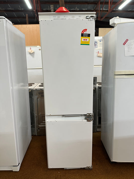 Miele Integrated Fridge Freezer 278L KFN9755IDE