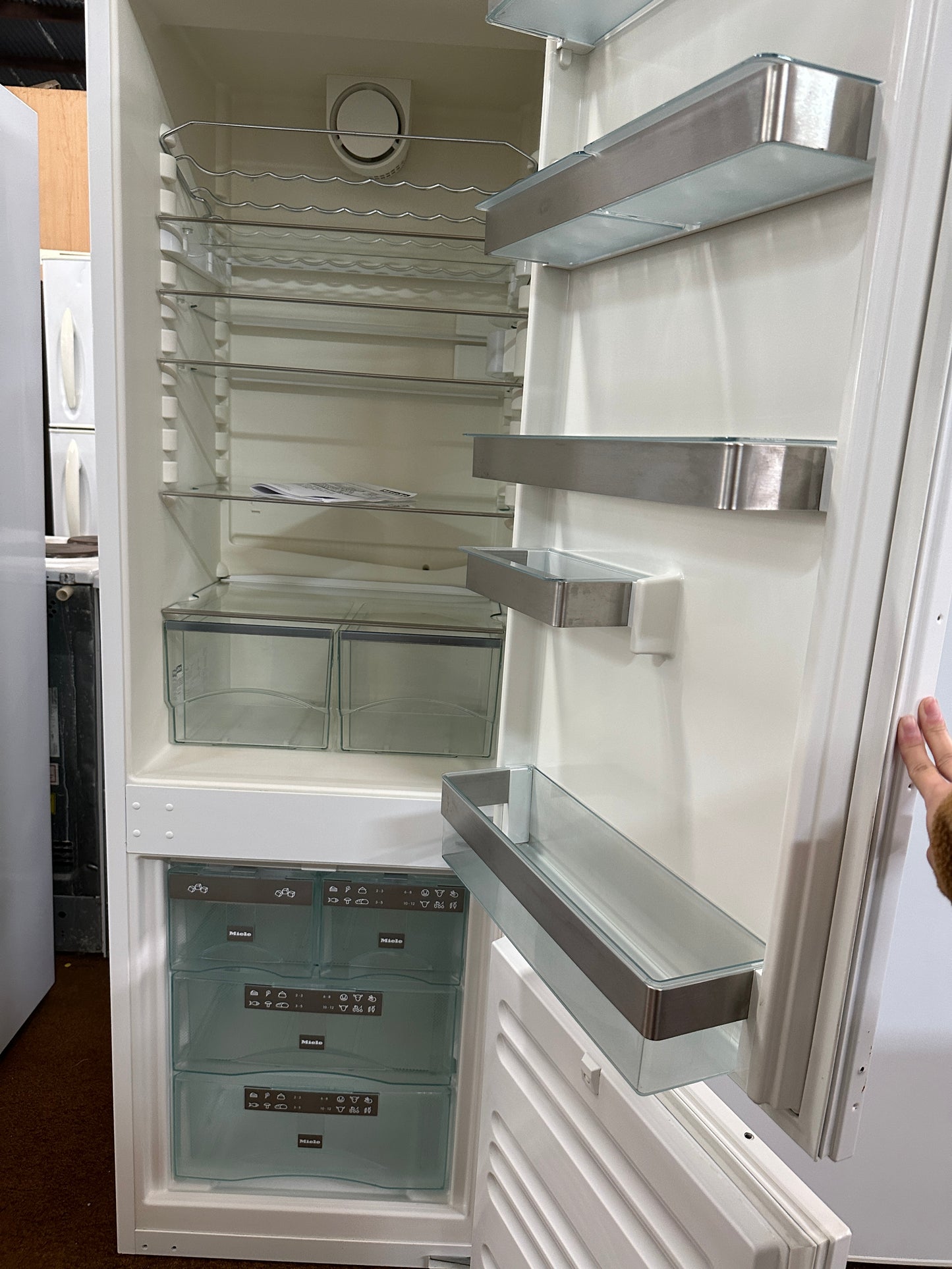 Miele Integrated Fridge Freezer 278L KFN9755IDE