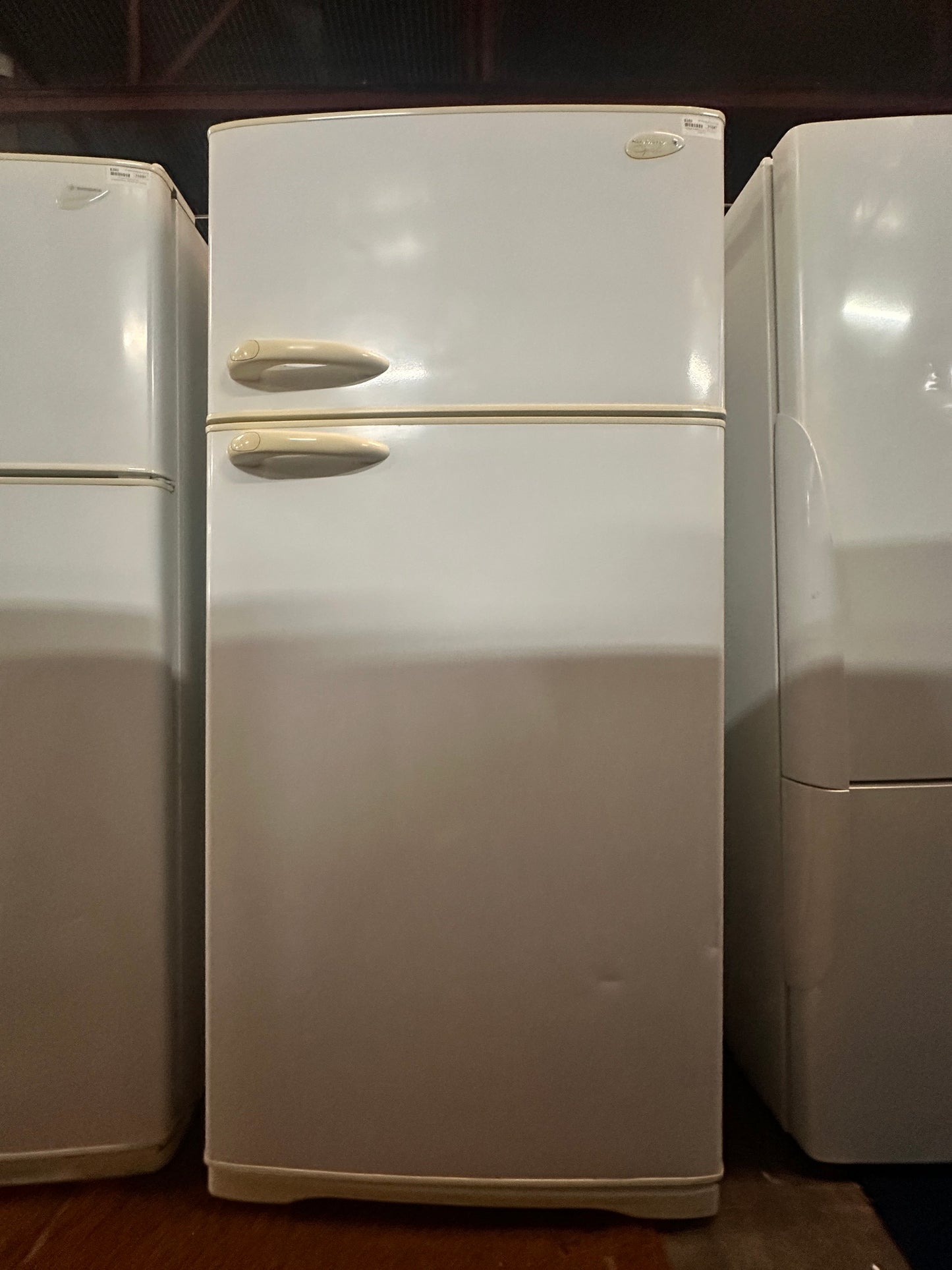 Kelvinator Top Mount Fridge Freezer 520L C520F-R