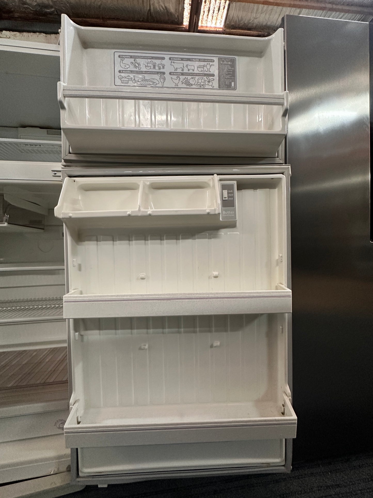 Kelvinator Top Mount Fridge Freezer No Frost 501