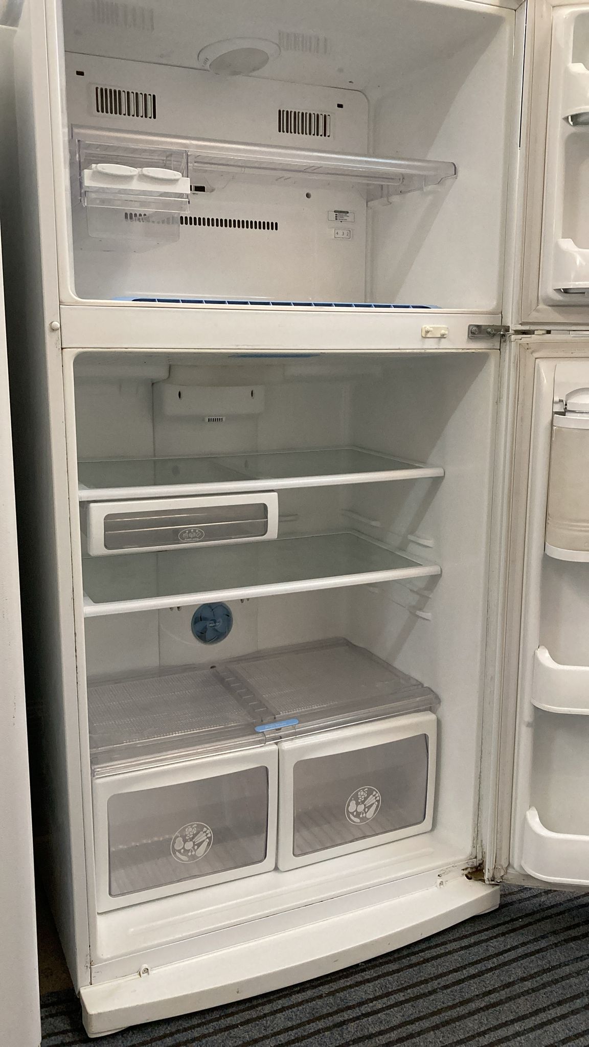 LG Top Mount Fridge Freezer 560L, GR642APA 32439