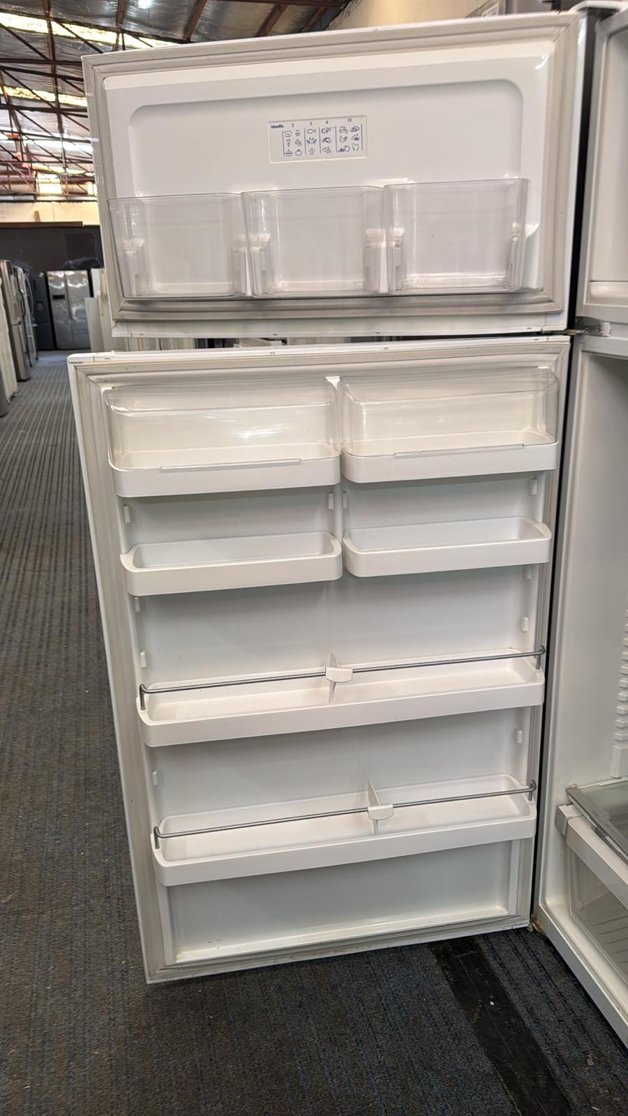 Fisher & Paykel Top Mount Fridge Freezer 517L, E521T (32486)