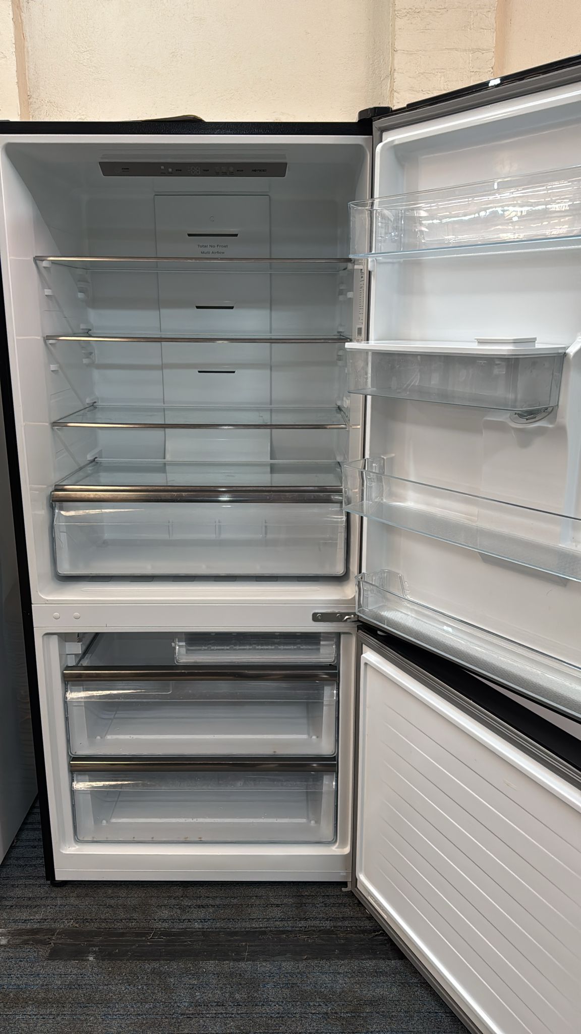Hisense Bottom Mount Fridge Freezer 518L, HR6BMFF518BW (32562)