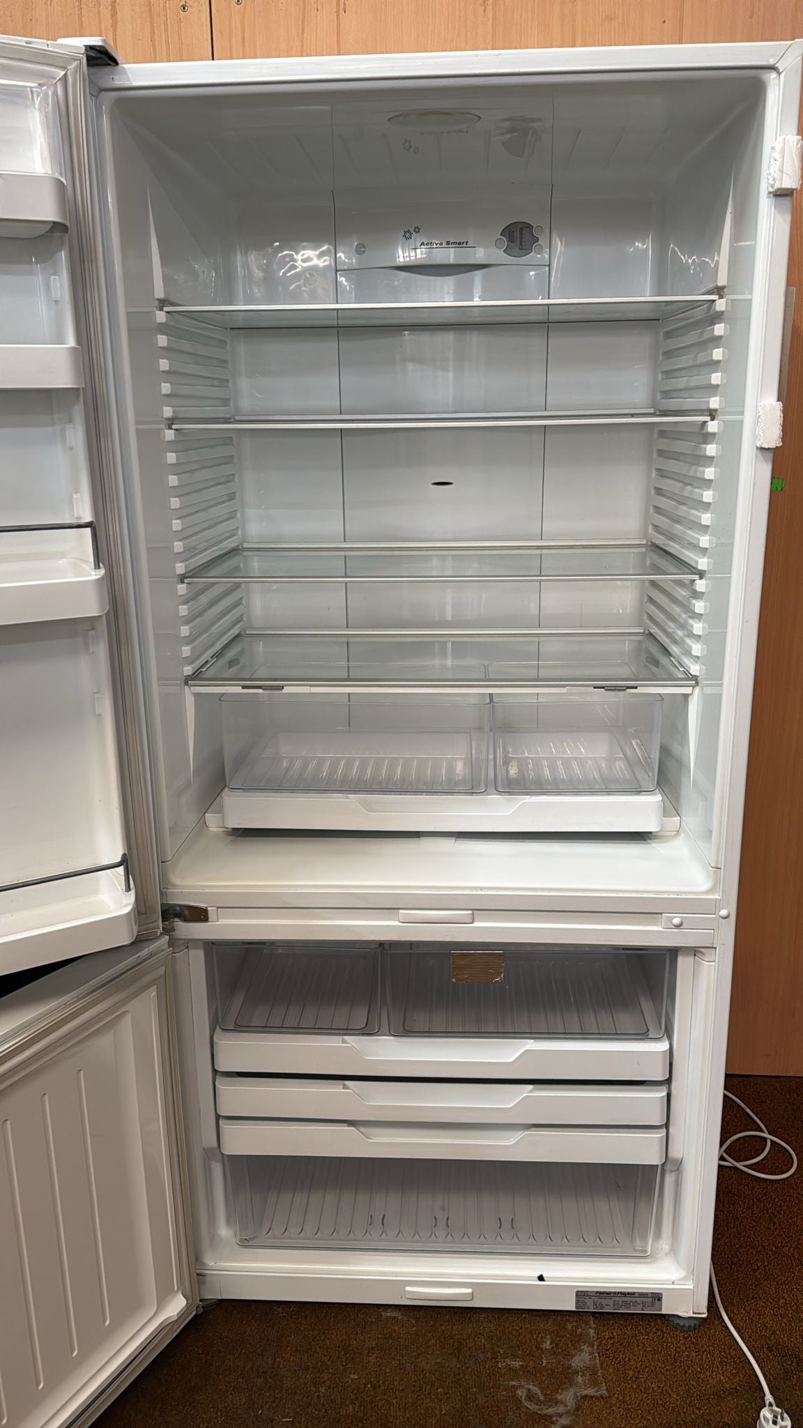 Fisher & Paykel Bottom Mount Fridge Freezer 519L, E522B (32761)