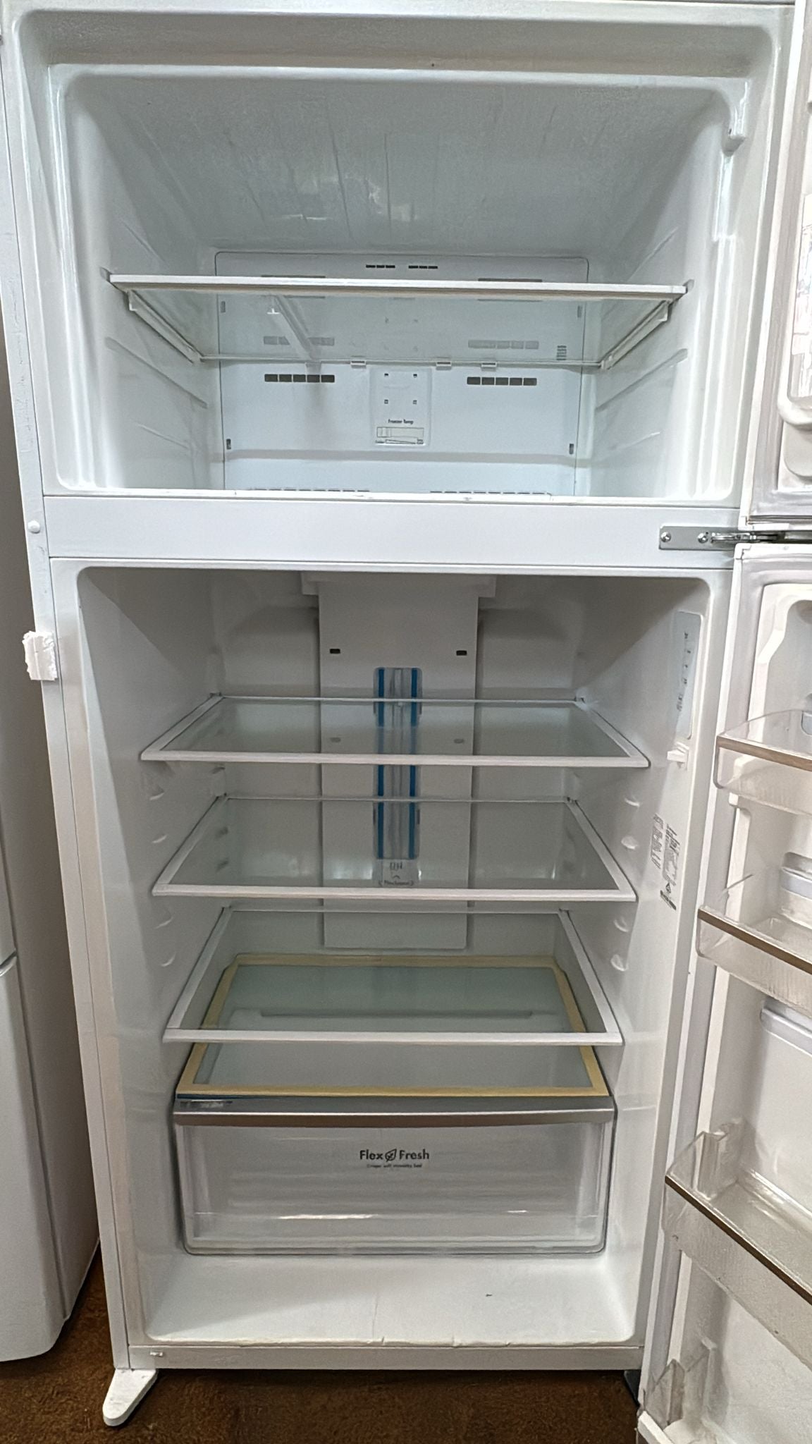 Westinghouse Top Mount Fridge Freezer WTB5400WA 537L (33260)