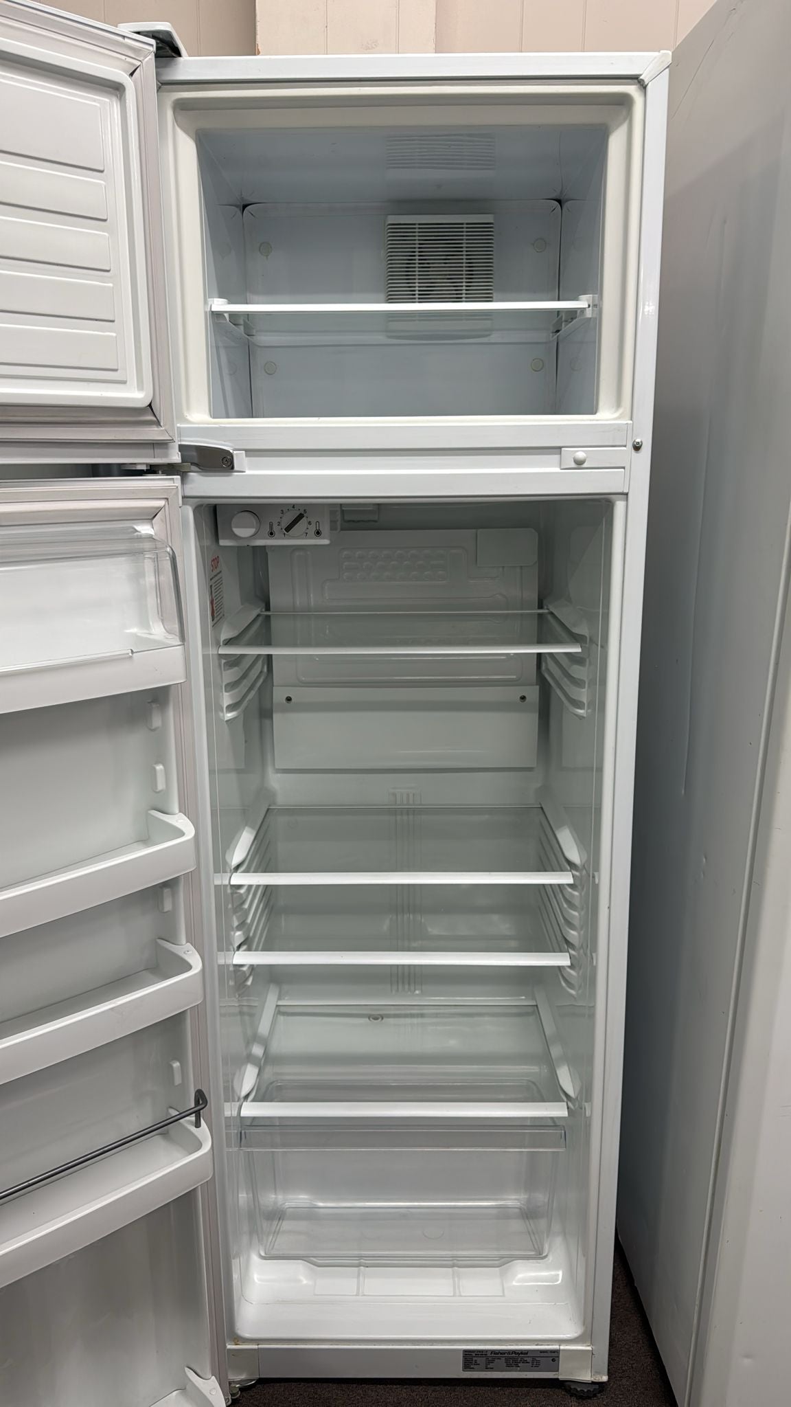 Fisher & Paykel Top Mount Fridge Freezer 249L, E249T (33653)