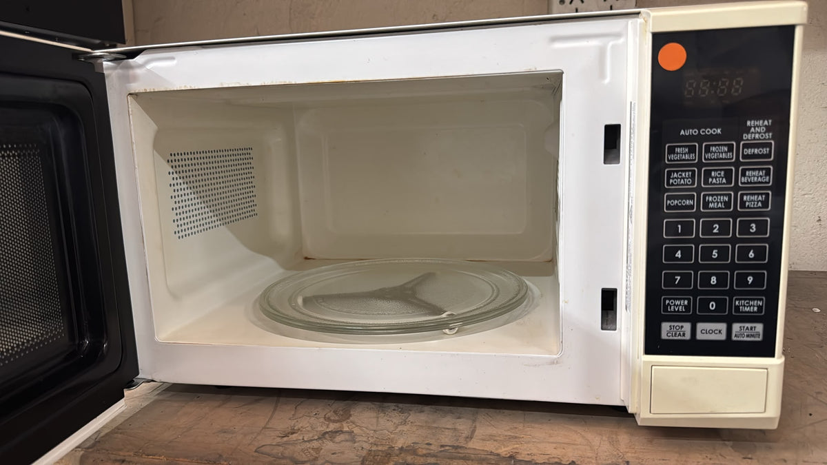 Sharp Microwave Oven R200Y (33765)