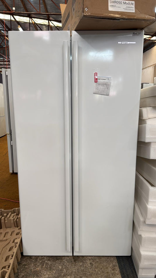 Westinghouse Side by Side Fridge Freezer 606L WSE6100WA*7