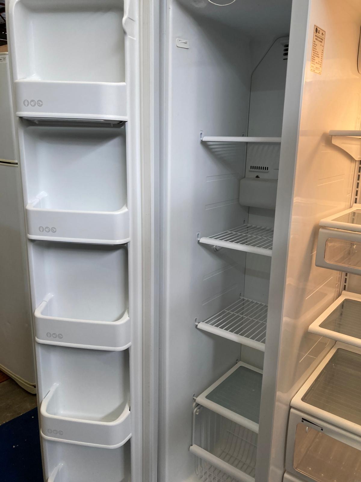 LG Side by Side Fridge Freezer 608L GR-B207EC (32342)