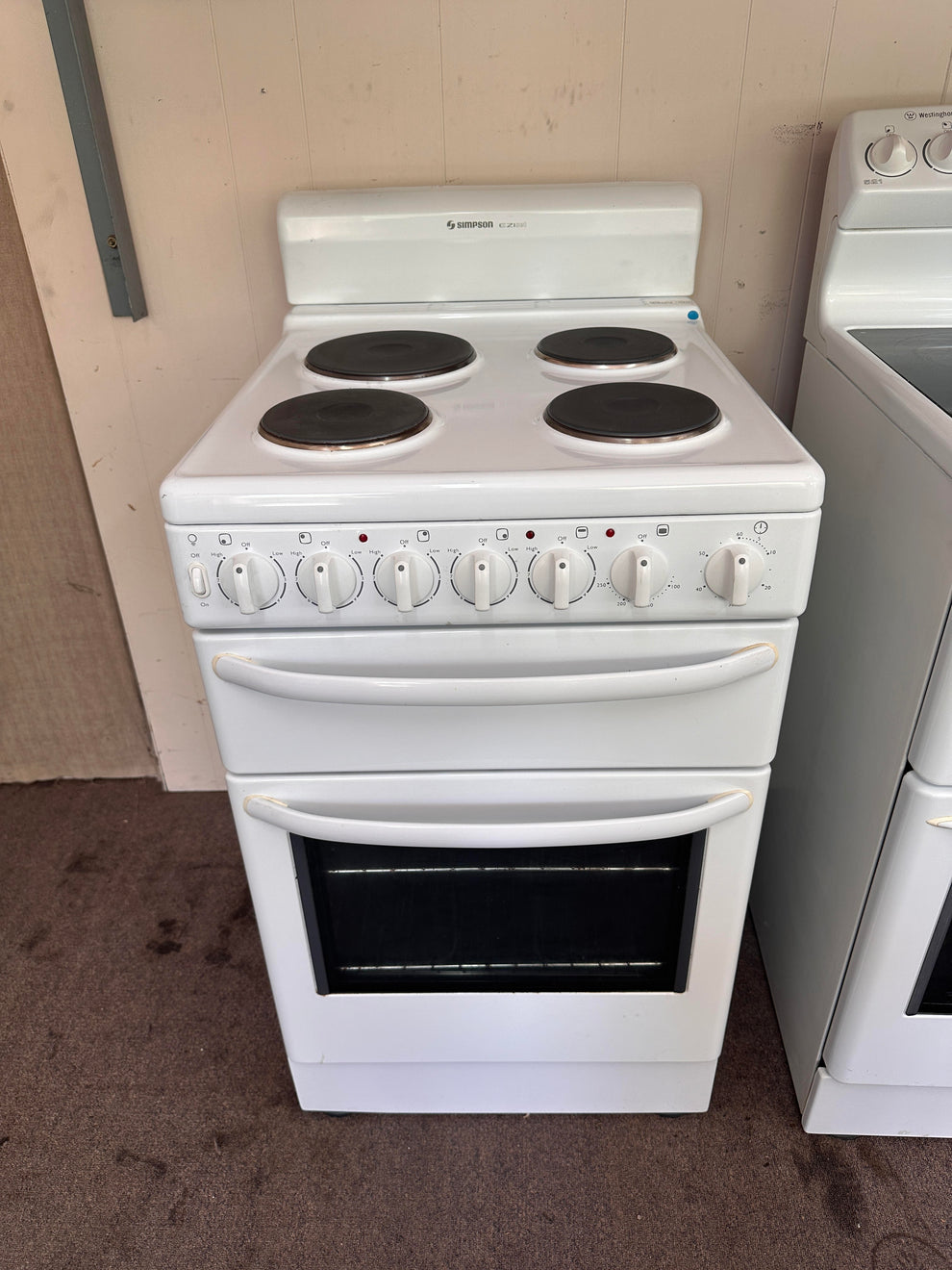 Simpson Upright Cooker Freestanding Electric Stove 61F920W SA