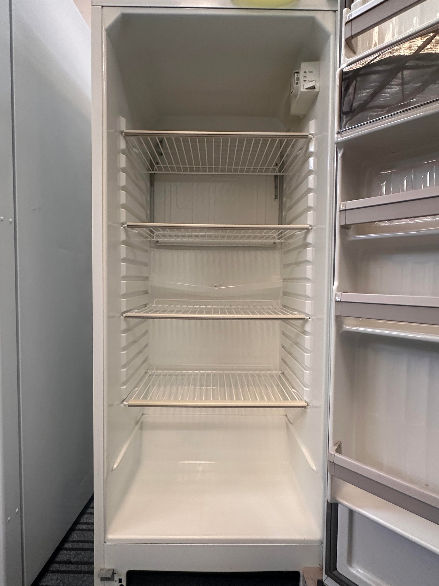 Admiral Freestanding Fridge Only 300L 9S30C