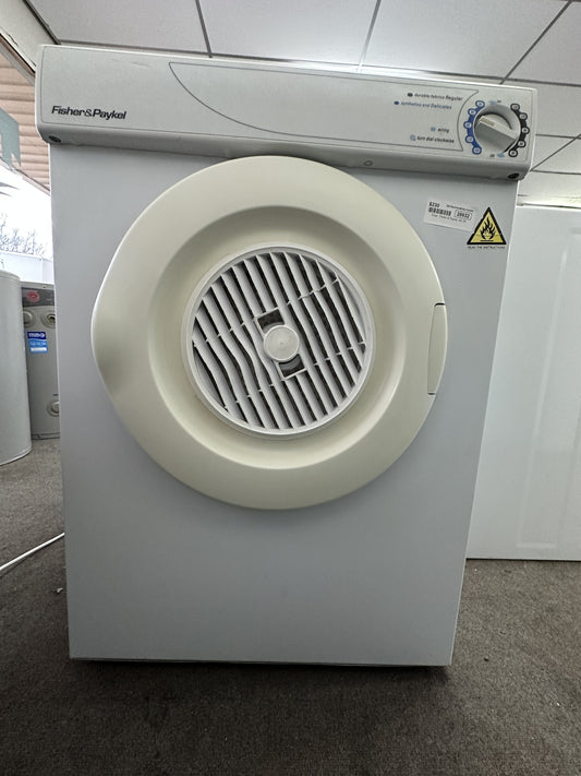 Fisher & Paykel Dryer 4.5kg AD39