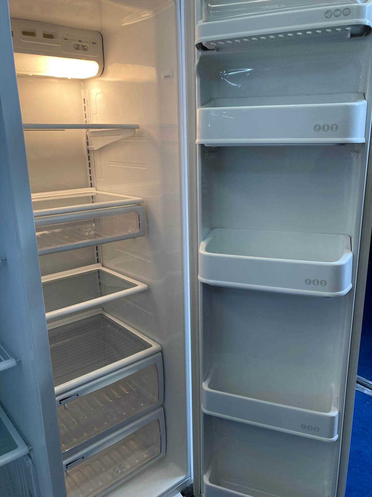 LG Side by Side Fridge Freezer 608L GR-B207EC (32342)