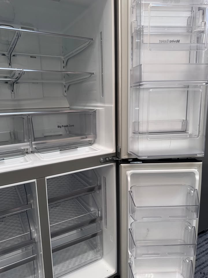 LG French 4 Door Fridge Freezer 688L GF-5D906SL 32445